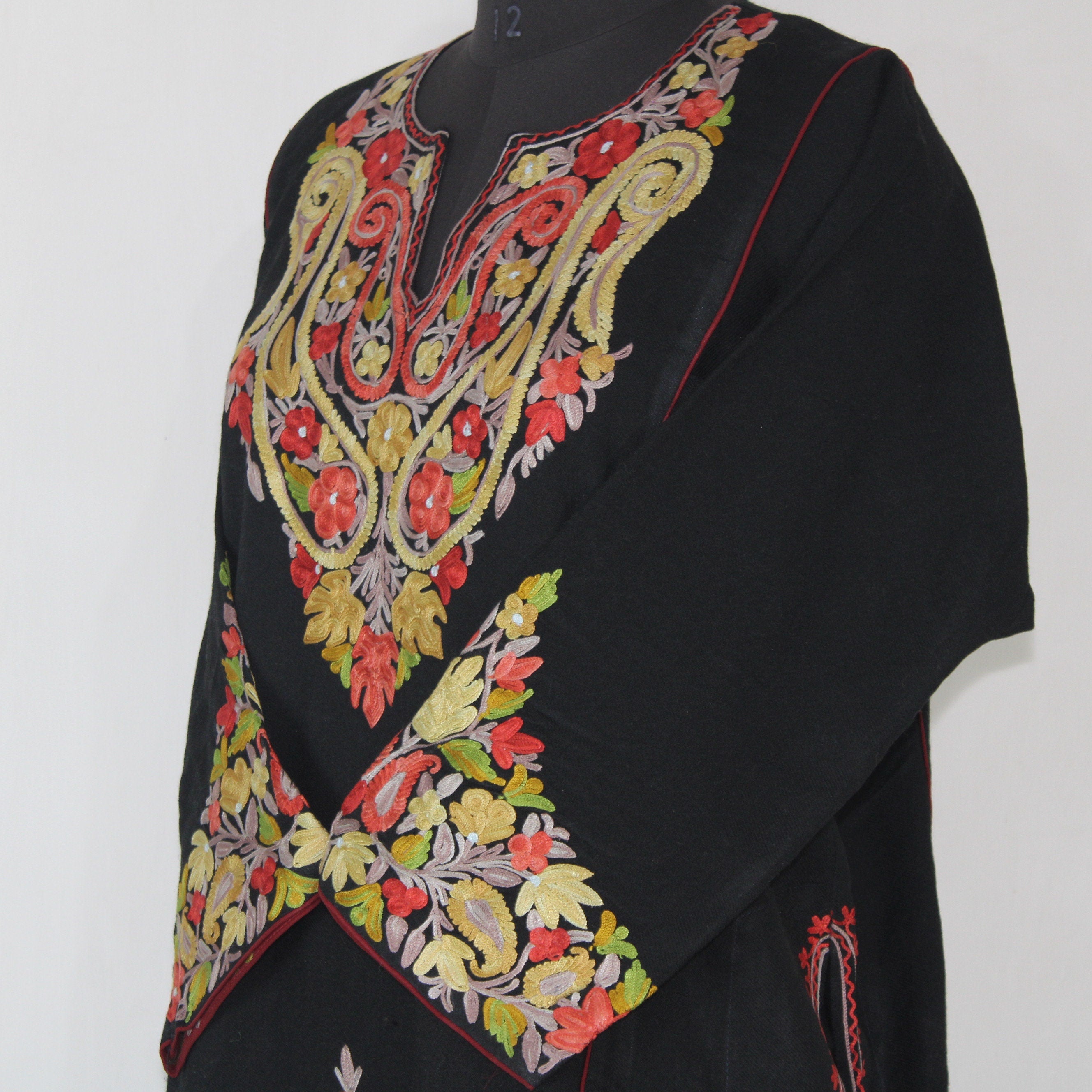 Kashmiri Pheran, Aari Embroidered Pheran, Women Tunics, Indian Kurtis, Ethnic Wear, Indo Western Wear, Traditional Pheran