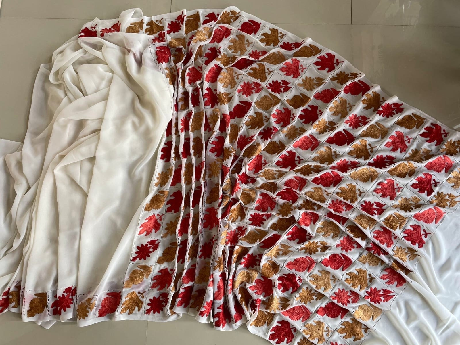 Kashmiri Embroidered Saree, Georgette Saree With Blouse, Georgette Saree, Kashmiri Sari , Indian Saree For Womens,
