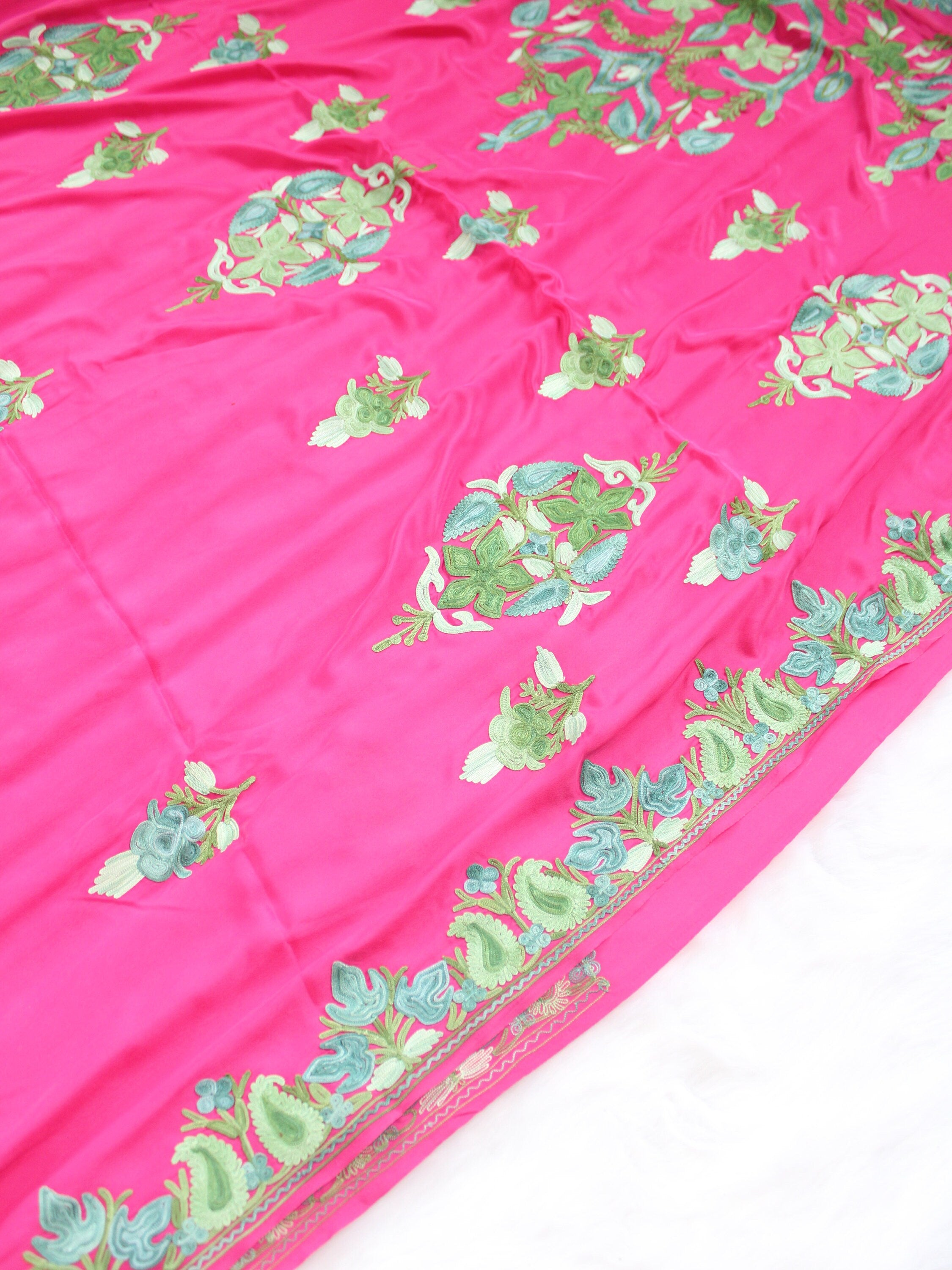 Kashmiri Embroidered Saree, Crepe Saree With Blouse, Kashmiri Sari , Indian Saree For Womens, Aariwork Saree