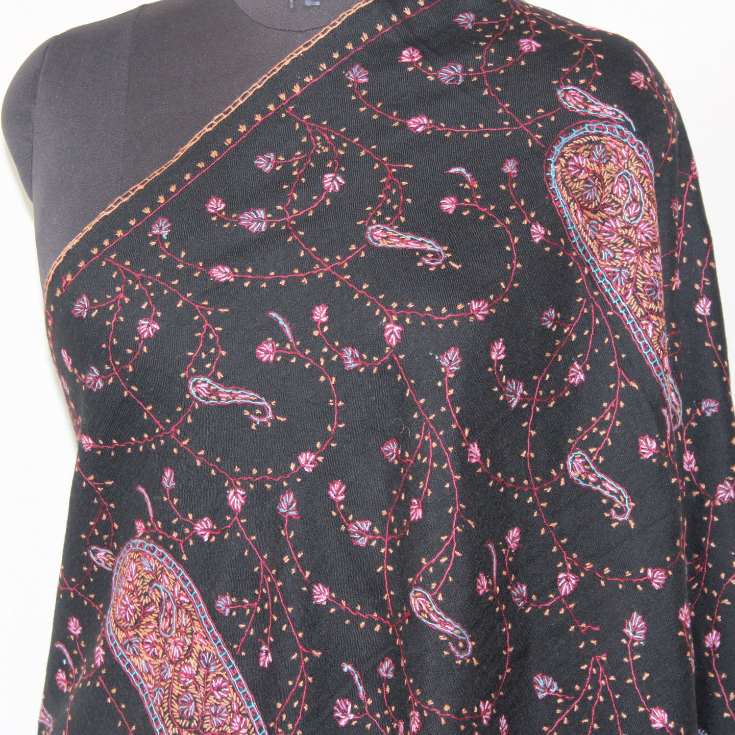 Kashmiri sozni Embroidery Shawl, Woolen embroidered shawl, Kashmiri Shawl For Women, sozni shawl, black shawl,