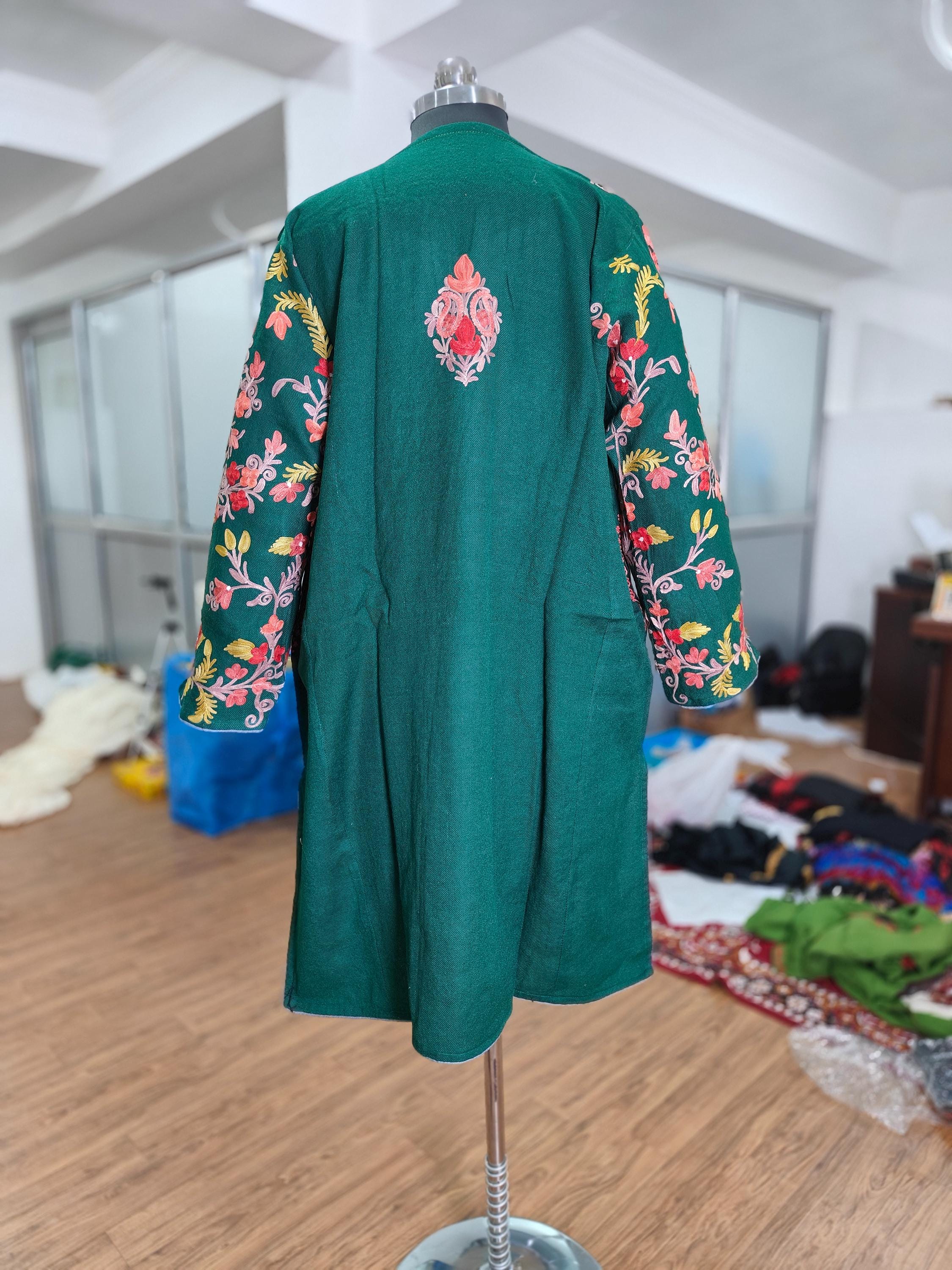 Kashmiri Pheran, Aari Embroidered Pheran, Women Tunics, Indian Kurtis, Ethnic Wear, Indo Western Wear, Traditional Pheran, Woollen Kurti