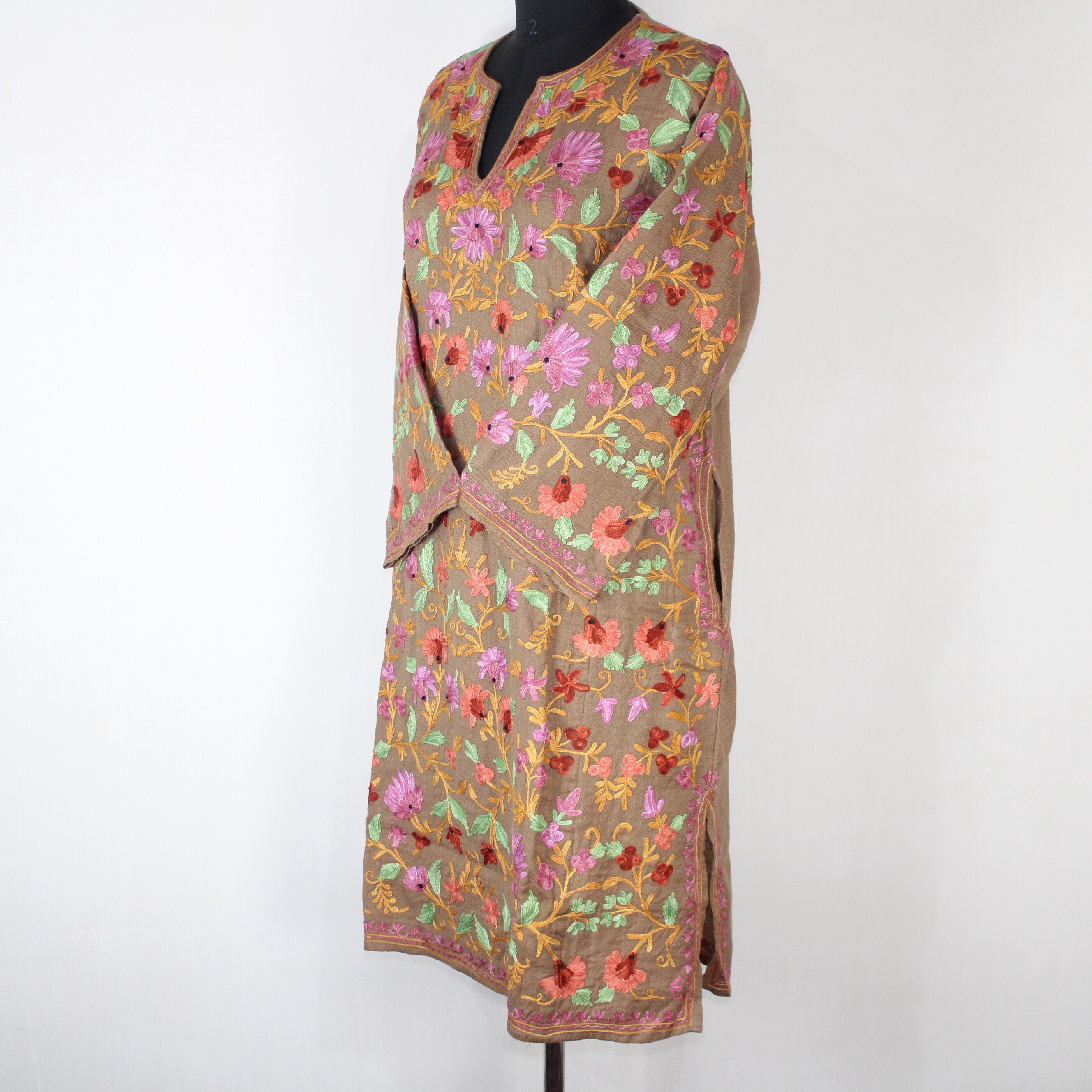 Kashmiri Pheran, Aari Embroidered Pheran, Women Tunics, Indian Kurtis, Ethnic Wear, Indo Western Wear, Traditional Pheran