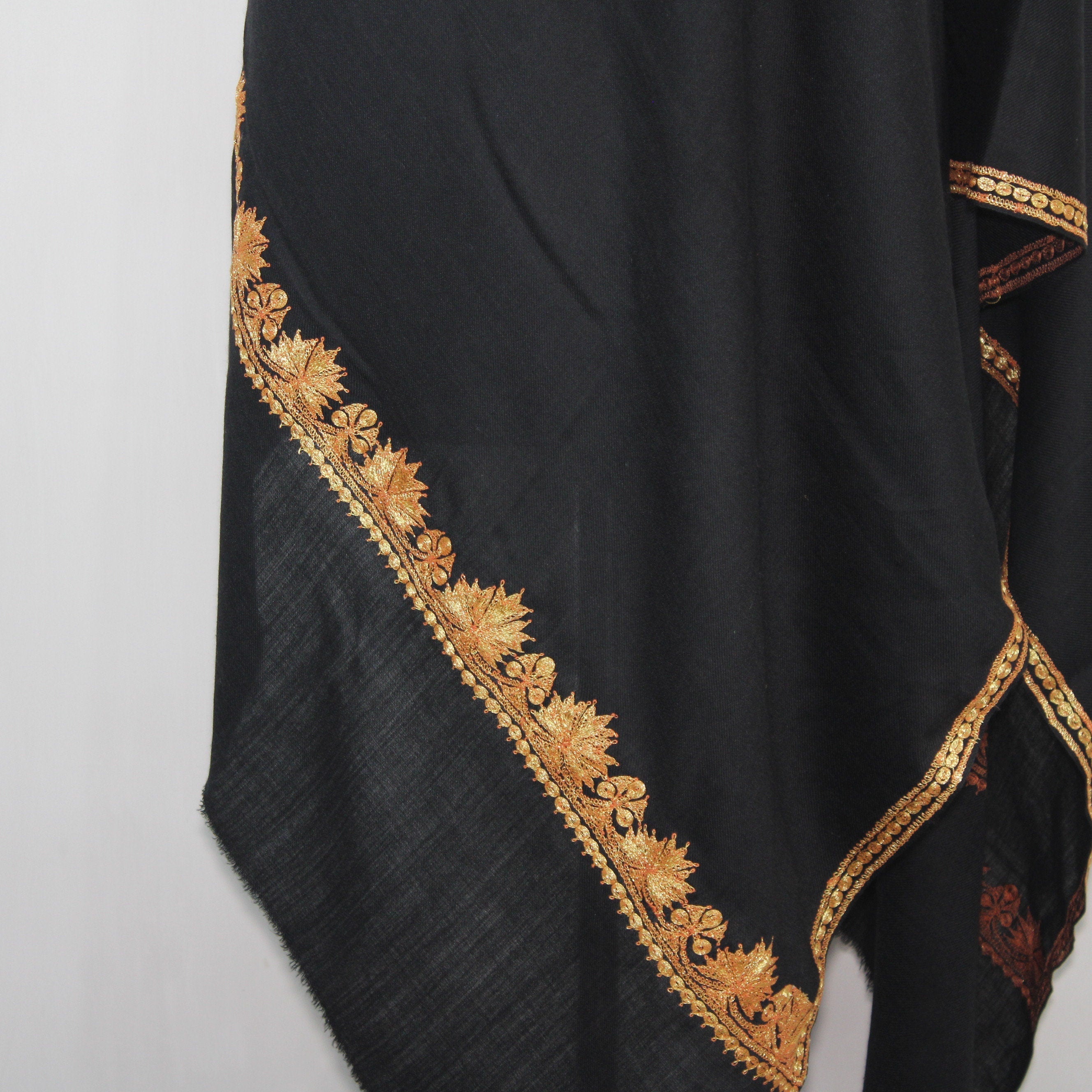 Kashmiri Tilla Embroidery Scarf, Merino Wool Wrap, Winter Scarf, Kashmiri Handmade Shawl/Wrap, Tilla Stole,