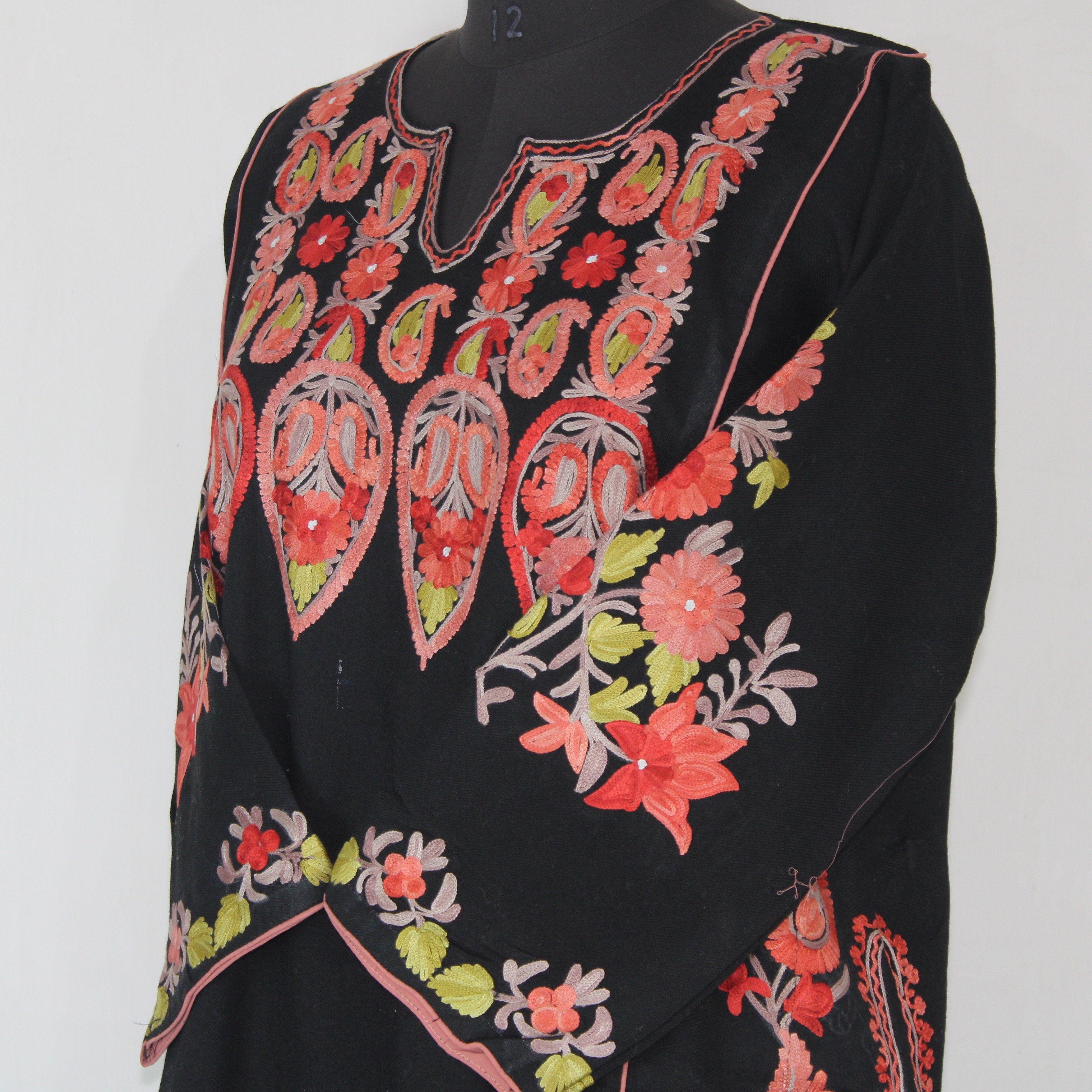 Kashmiri Pheran, Aari Embroidered Pheran, Women Tunics, Indian Kurtis, Ethnic Wear, Indo Western Wear, Traditional Pheran