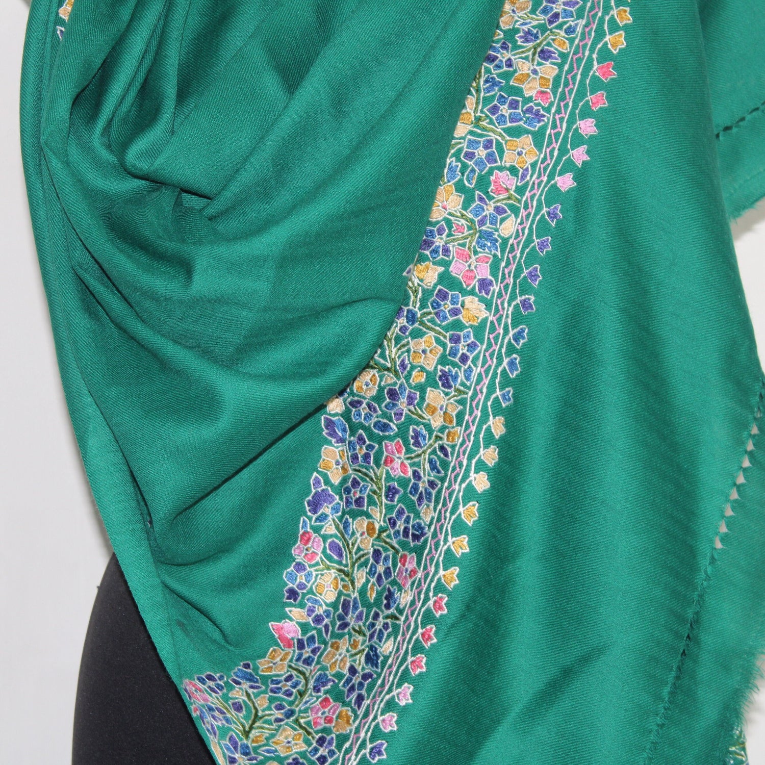 Kashmiri paper mache Embroidery Scarf, woolen Scarf, Kashmiri Handmade Stole/Wrap, handwork stole, Green Stole, 70cm * 200cm, - BATIN