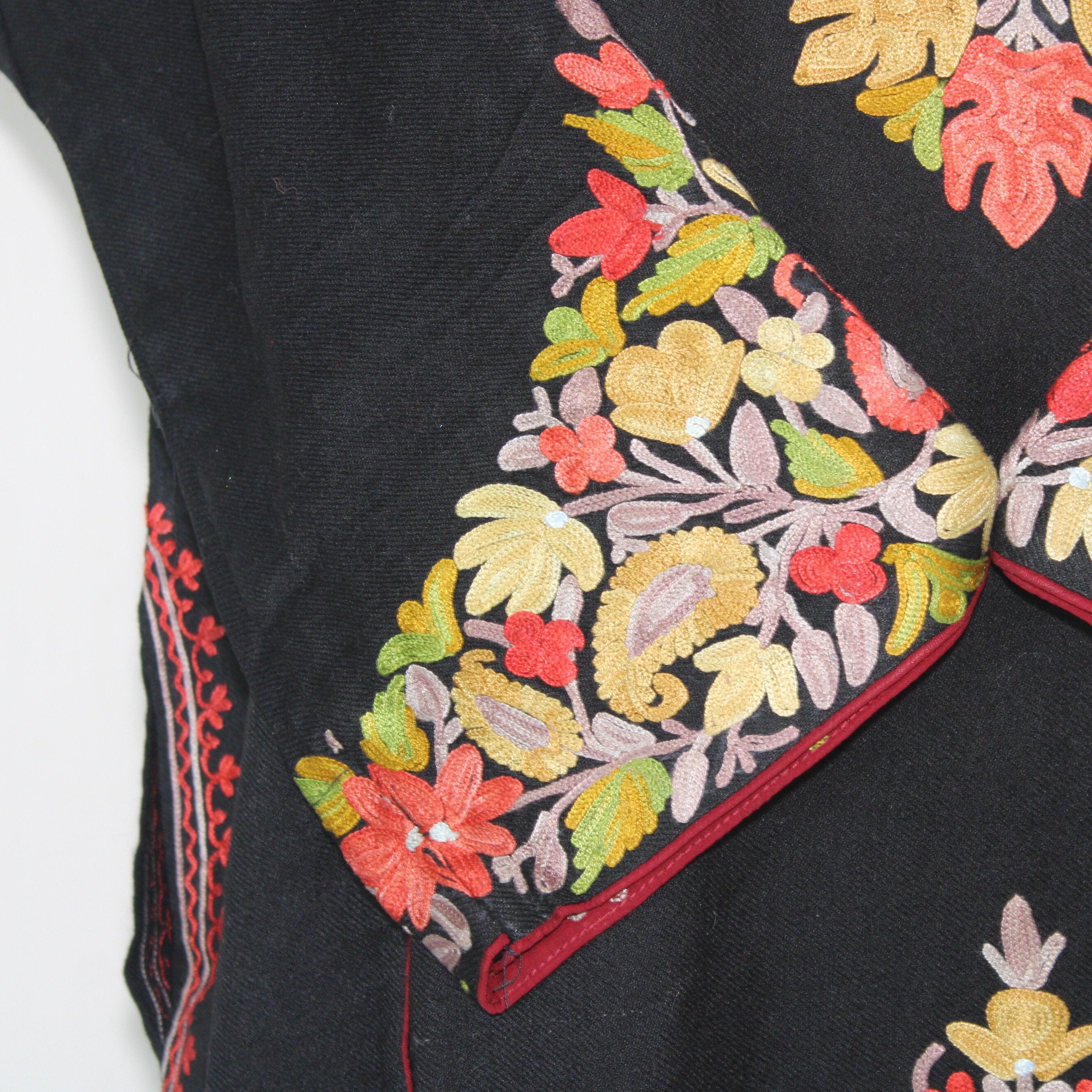 Kashmiri Pheran, Aari Embroidered Pheran, Women Tunics, Indian Kurtis, Ethnic Wear, Indo Western Wear, Traditional Pheran