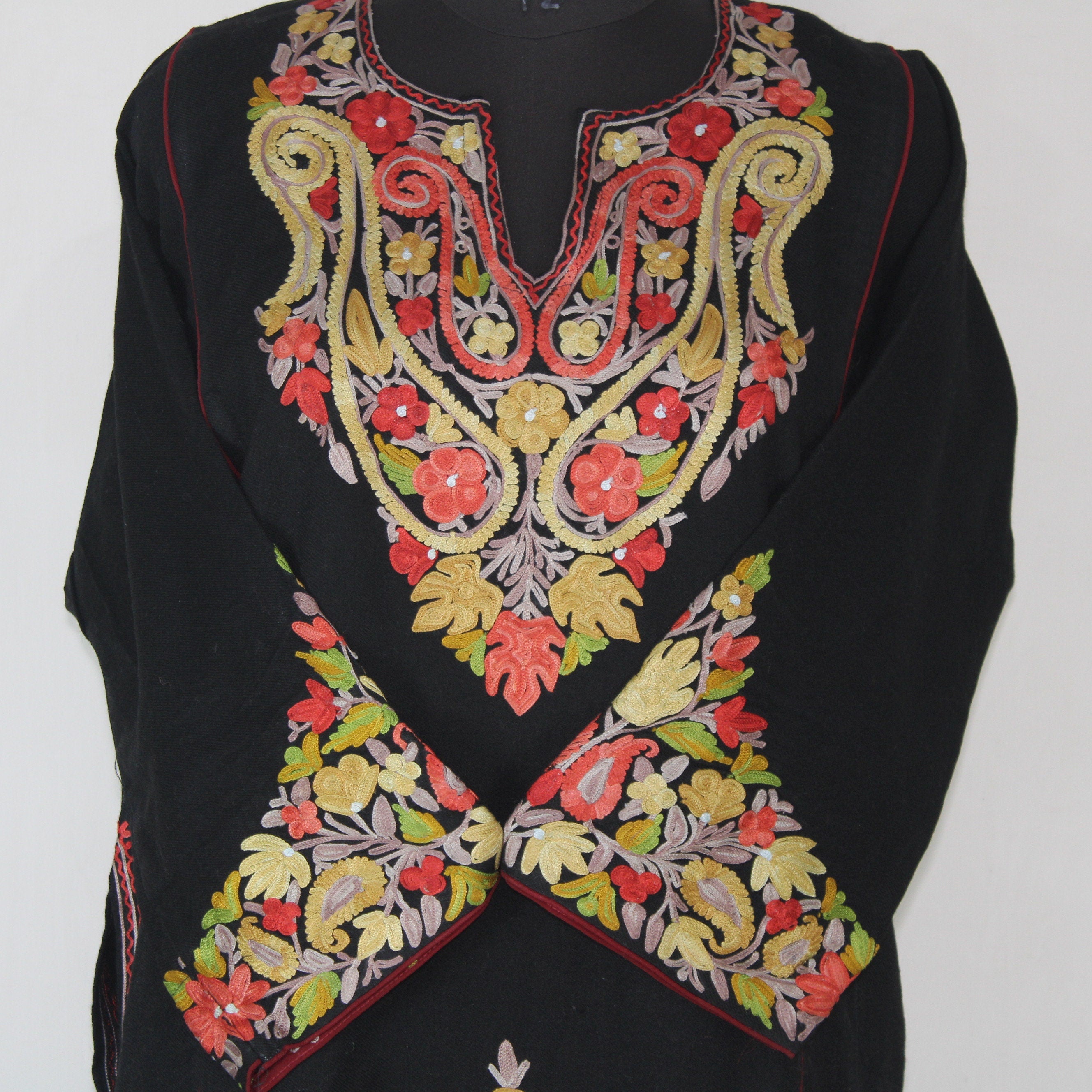 Kashmiri Pheran, Aari Embroidered Pheran, Women Tunics, Indian Kurtis, Ethnic Wear, Indo Western Wear, Traditional Pheran