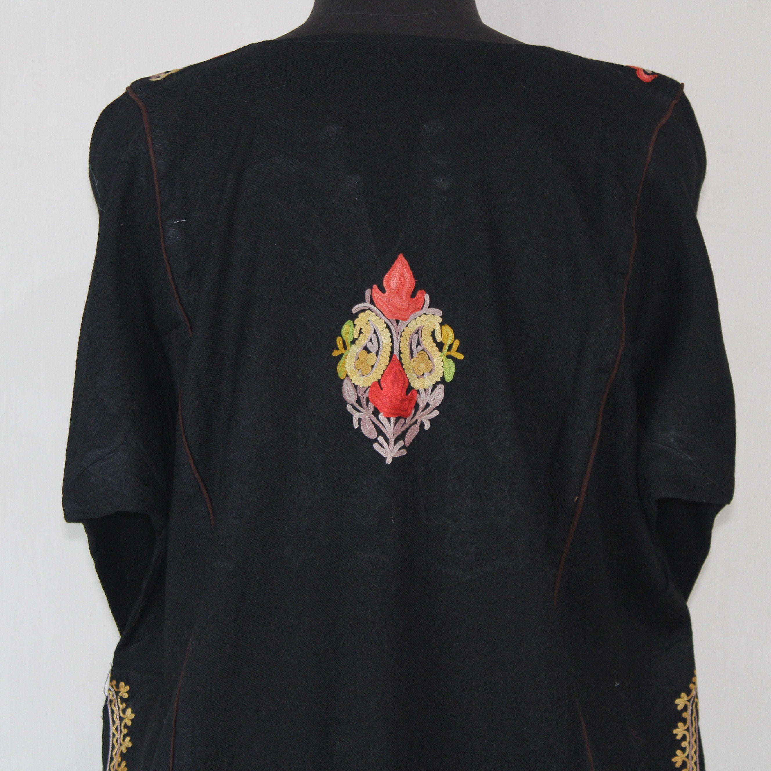 Kashmiri Pheran, Aari Embroidered Pheran, Women Tunics, Indian Kurtis, Ethnic Wear, Indo Western Wear, Traditional Pheran