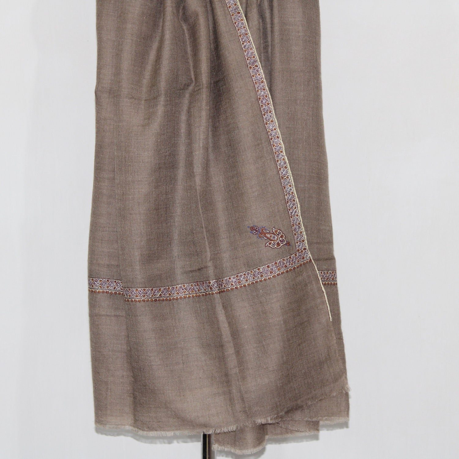 Hand Woven Pashmina Stole with Sozni Hand Embroidery, Pure Pashmina Hand Embroidered Scarf For Women - BATIN