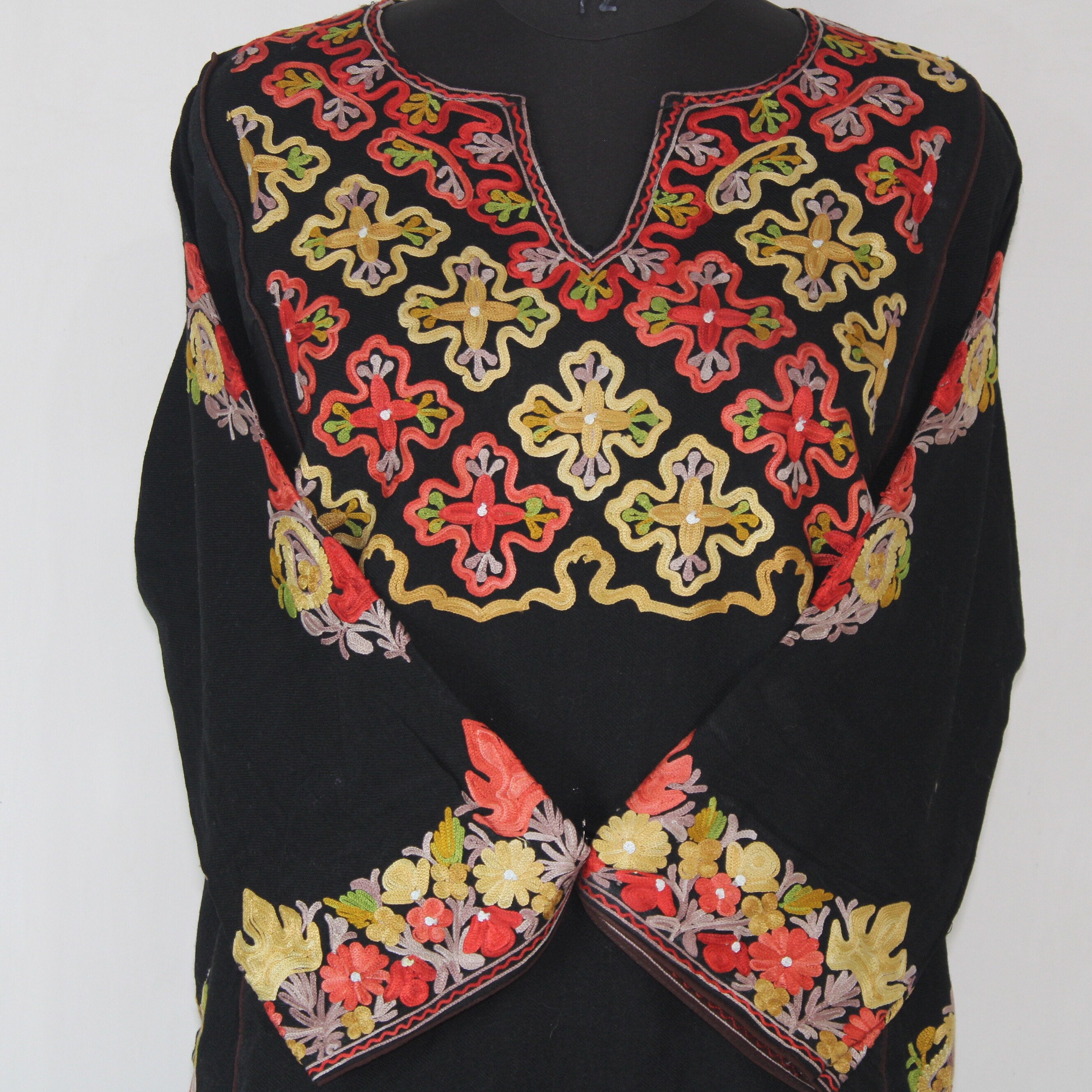 Kashmiri Pheran, Aari Embroidered Pheran, Women Tunics, Indian Kurtis, Ethnic Wear, Indo Western Wear, Traditional Pheran
