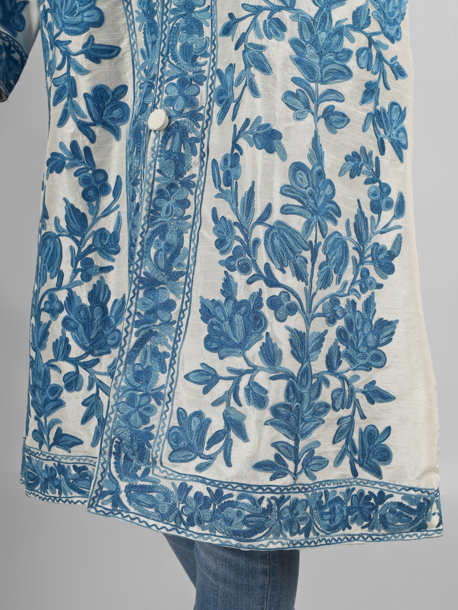 Luxurious Kashmiri Embroidered Coat: Long wool Jacket for Boho Vibes BATIN