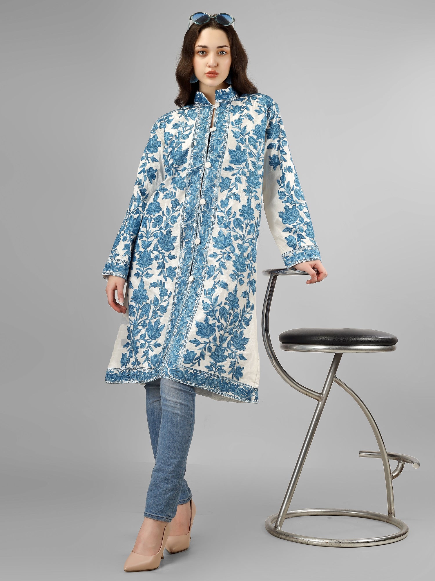 Luxurious Kashmiri Embroidered Coat: Long wool Jacket for Boho Vibes BATIN