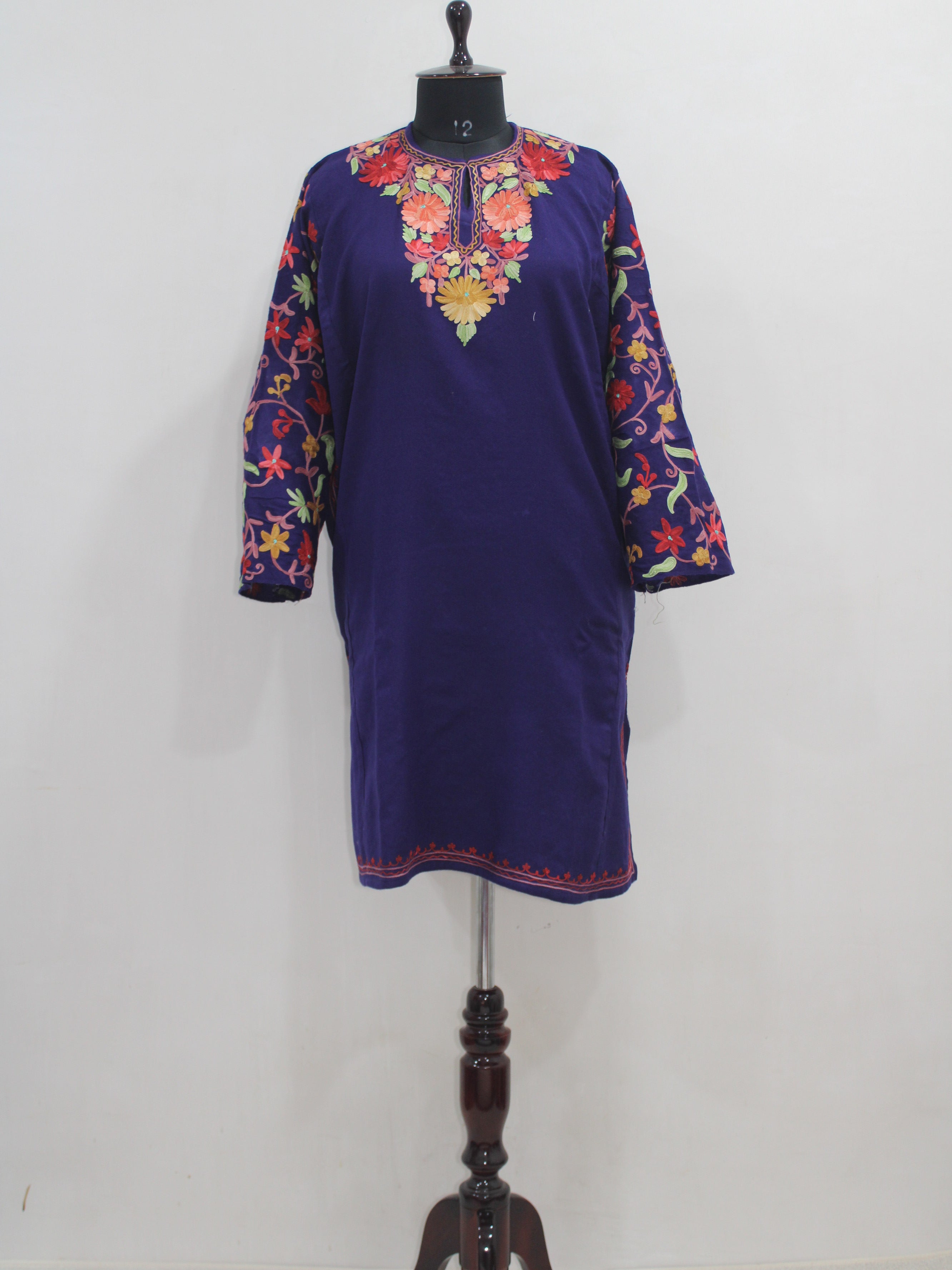 Kashmiri Pheran, Floral Embroidered Woolen Pheran, Women Tunics, Indian Kurtis, Fine Merino Wool 42 Count (Raffal) Poshkar Naaldhar/jaaldhar Pheran
