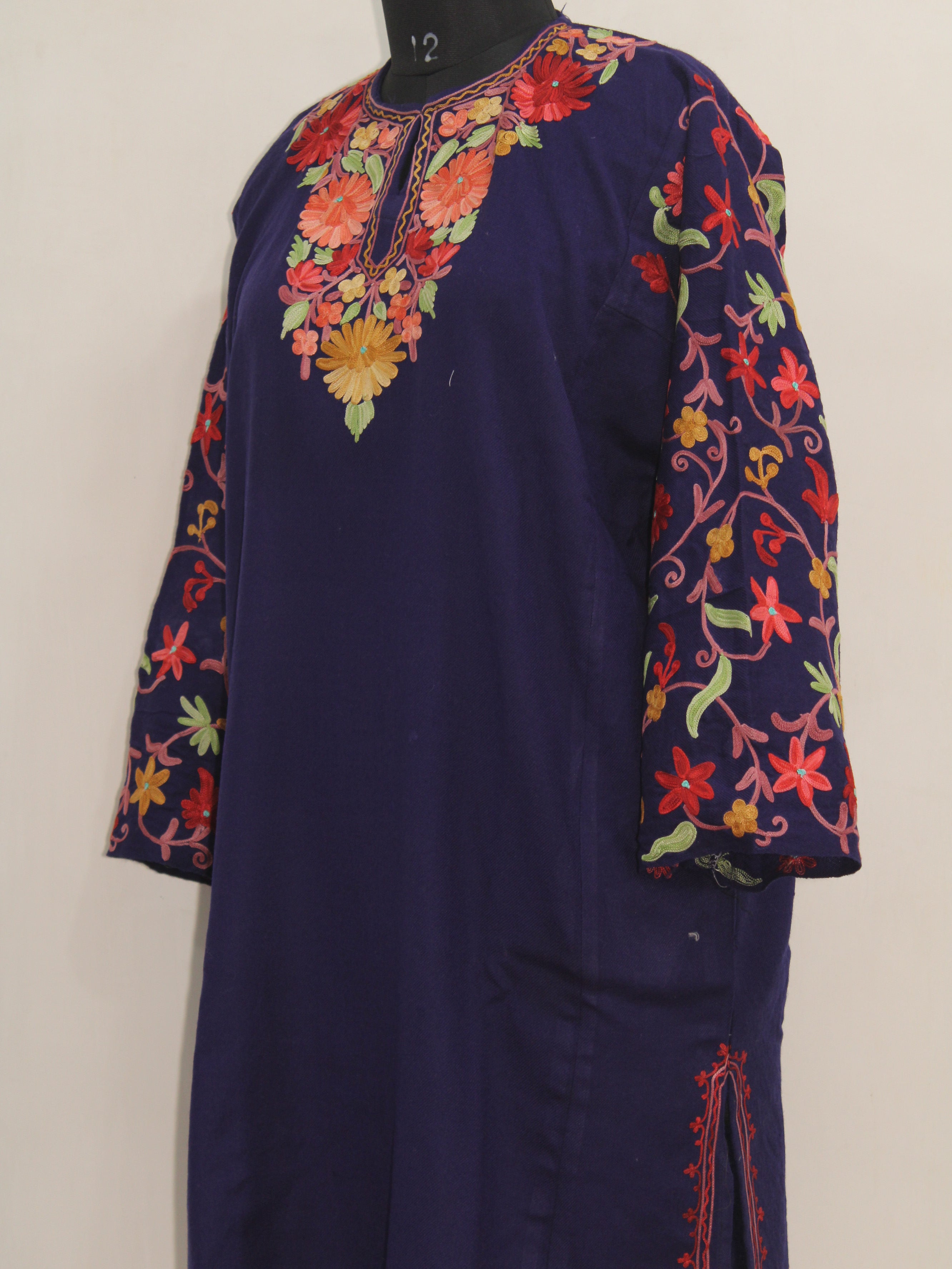 Kashmiri Pheran, Floral Embroidered Woolen Pheran, Women Tunics, Indian Kurtis, Fine Merino Wool 42 Count (Raffal) Poshkar Naaldhar/jaaldhar Pheran