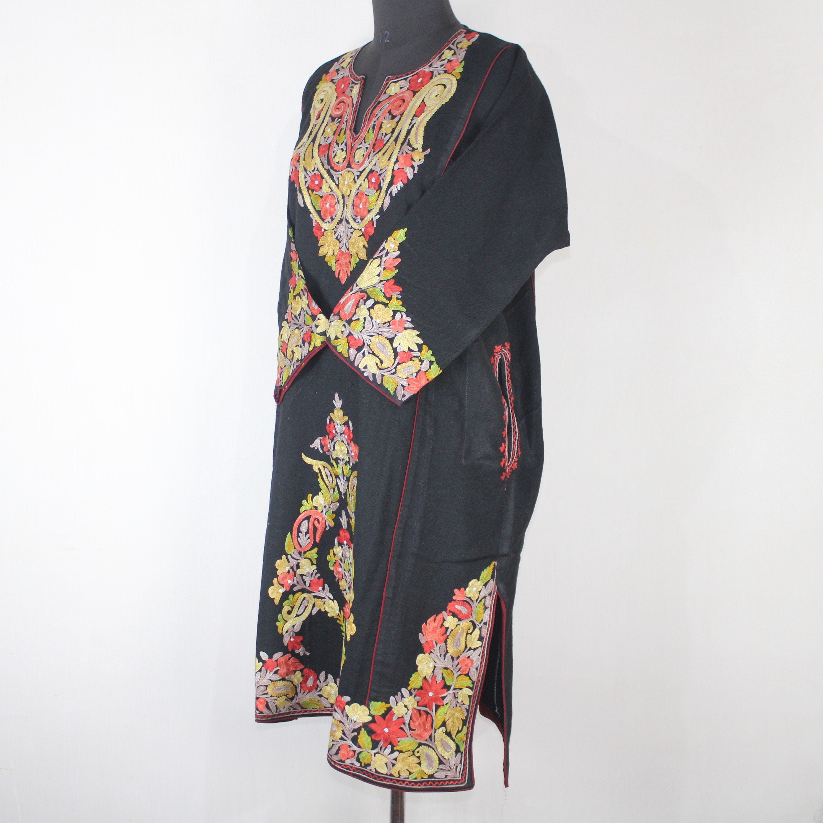 Kashmiri Pheran, Aari Embroidered Pheran, Women Tunics, Indian Kurtis, Ethnic Wear, Indo Western Wear, Traditional Pheran