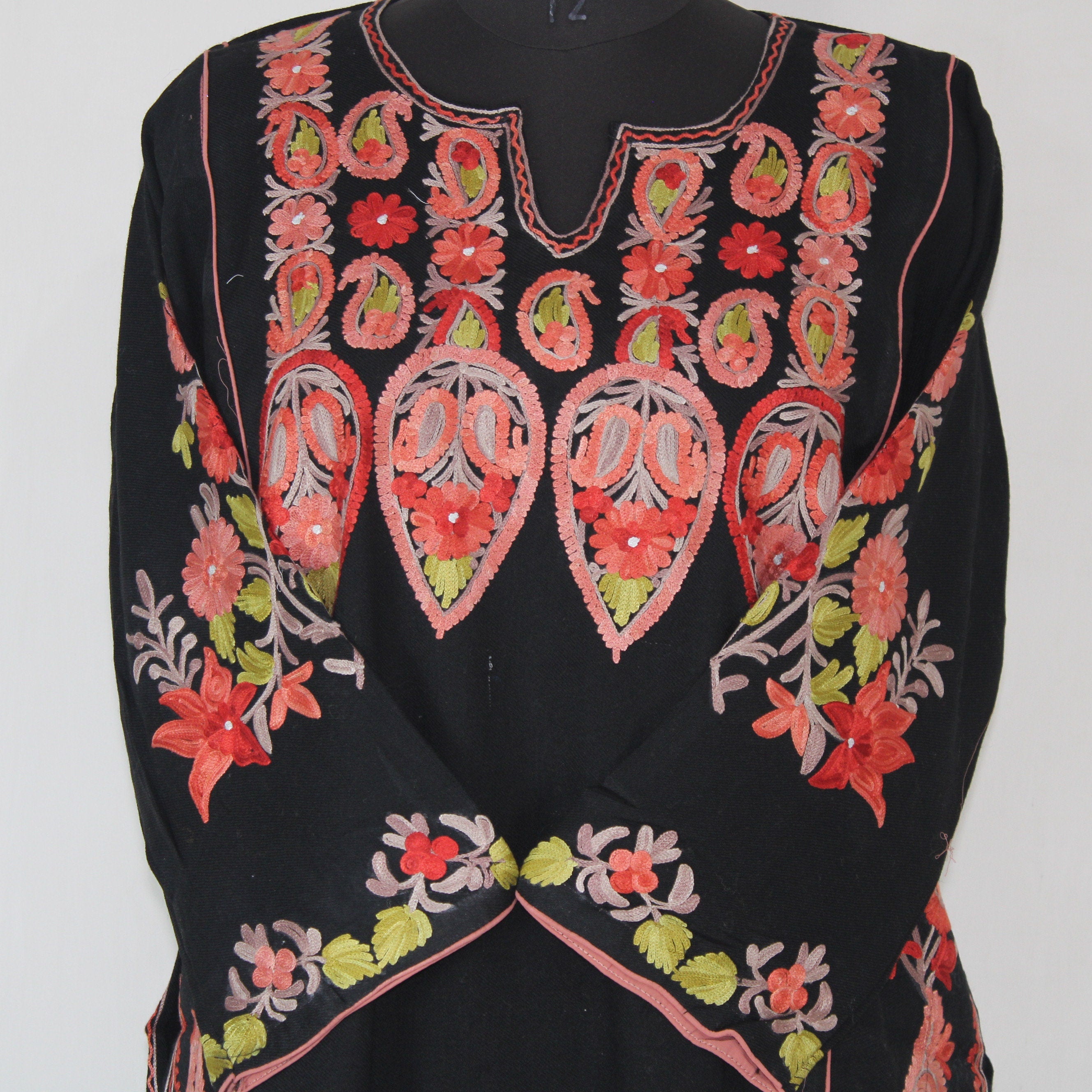 Kashmiri Pheran, Aari Embroidered Pheran, Women Tunics, Indian Kurtis, Ethnic Wear, Indo Western Wear, Traditional Pheran
