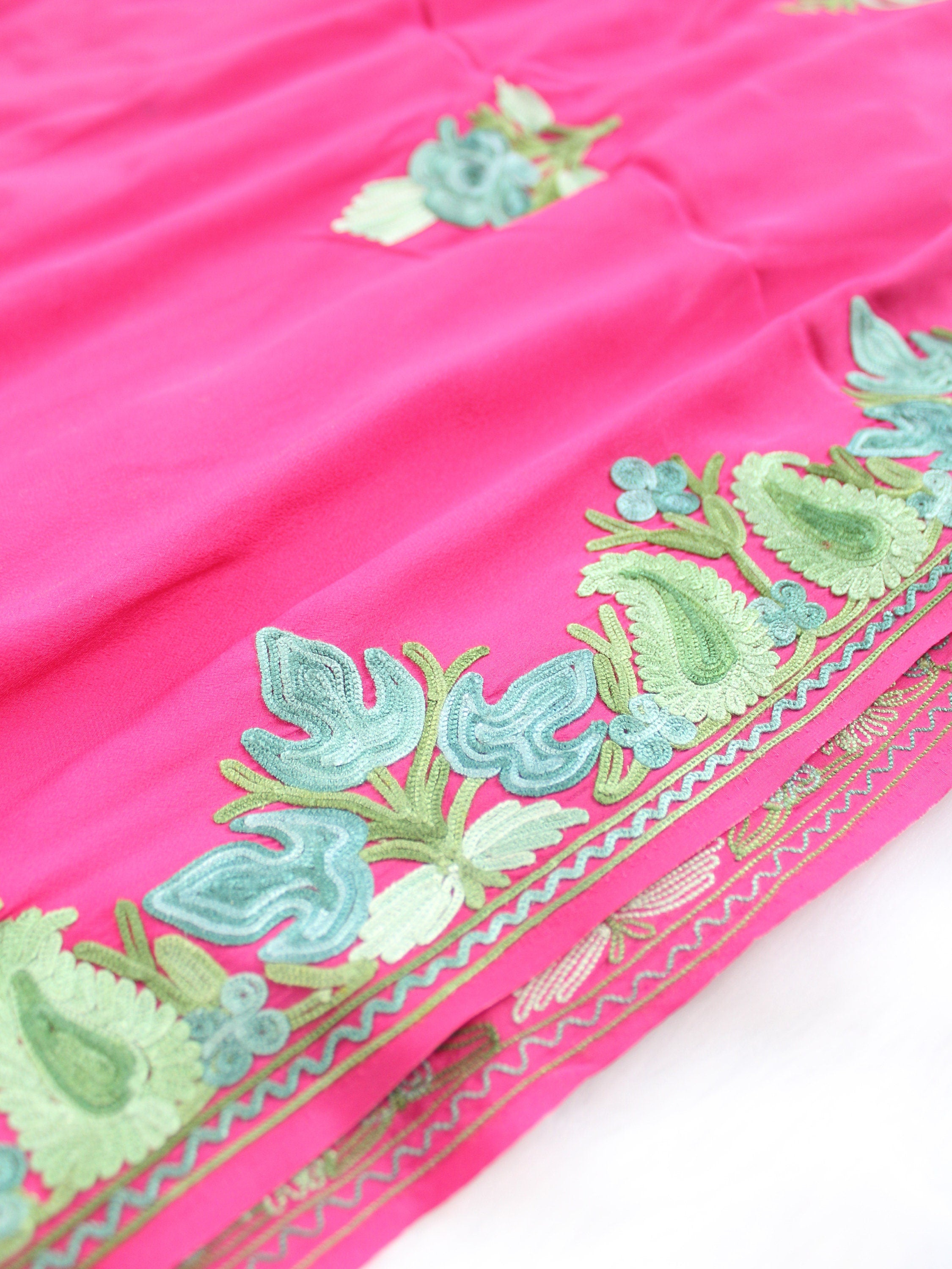 Kashmiri Embroidered Saree, Crepe Saree With Blouse, Kashmiri Sari , Indian Saree For Womens, Aariwork Saree