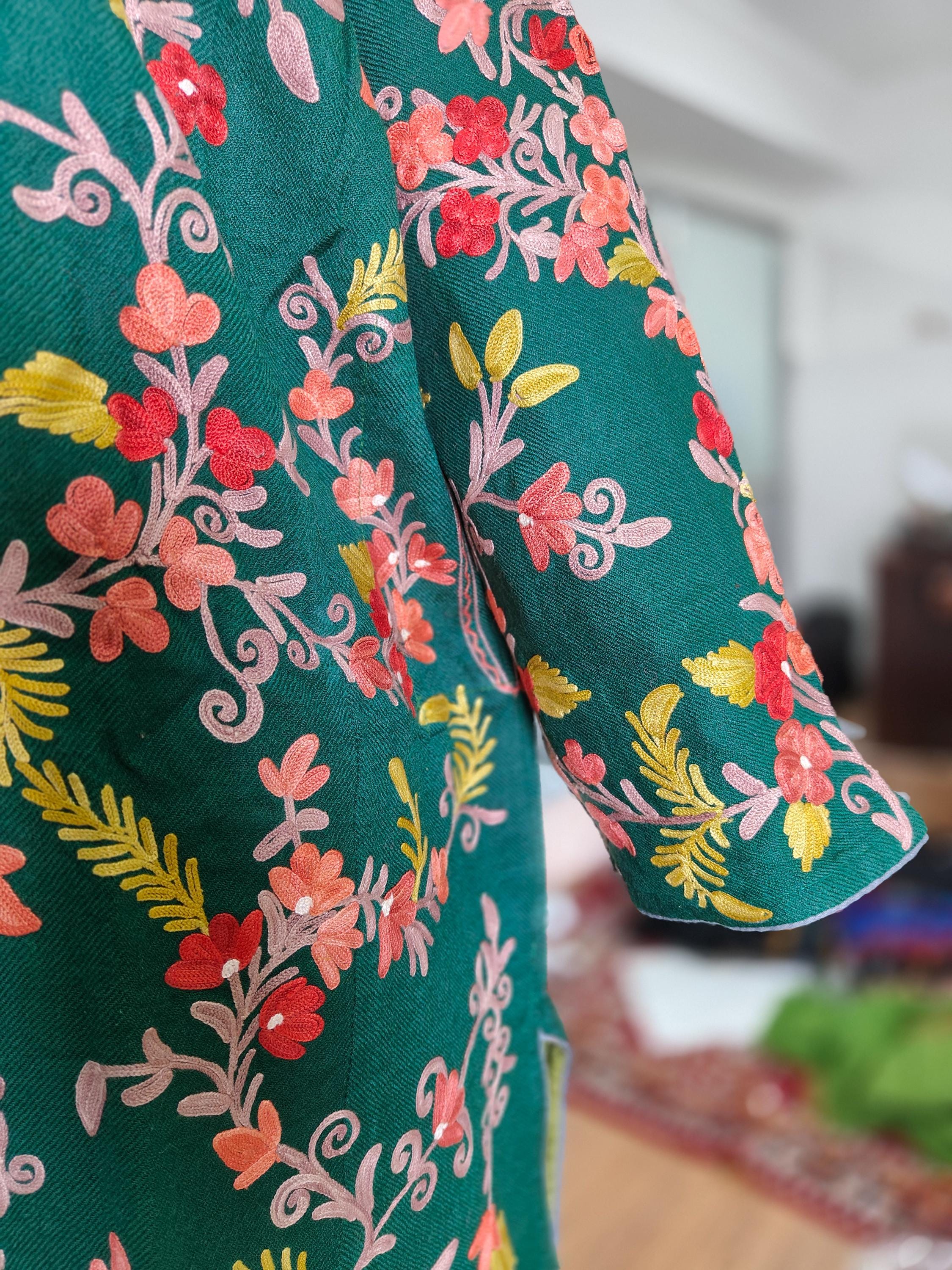 Kashmiri Pheran, Aari Embroidered Pheran, Women Tunics, Indian Kurtis, Ethnic Wear, Indo Western Wear, Traditional Pheran, Woollen Kurti