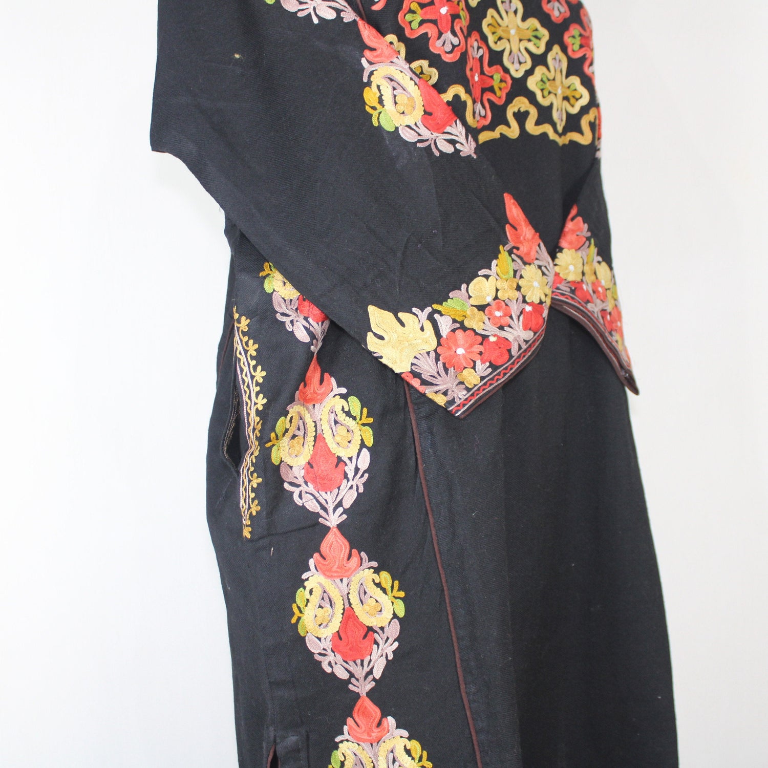 Kashmiri Pheran, Aari Embroidered Pheran, Women Tunics, Indian Kurtis, Ethnic Wear, Indo Western Wear, Traditional Pheran