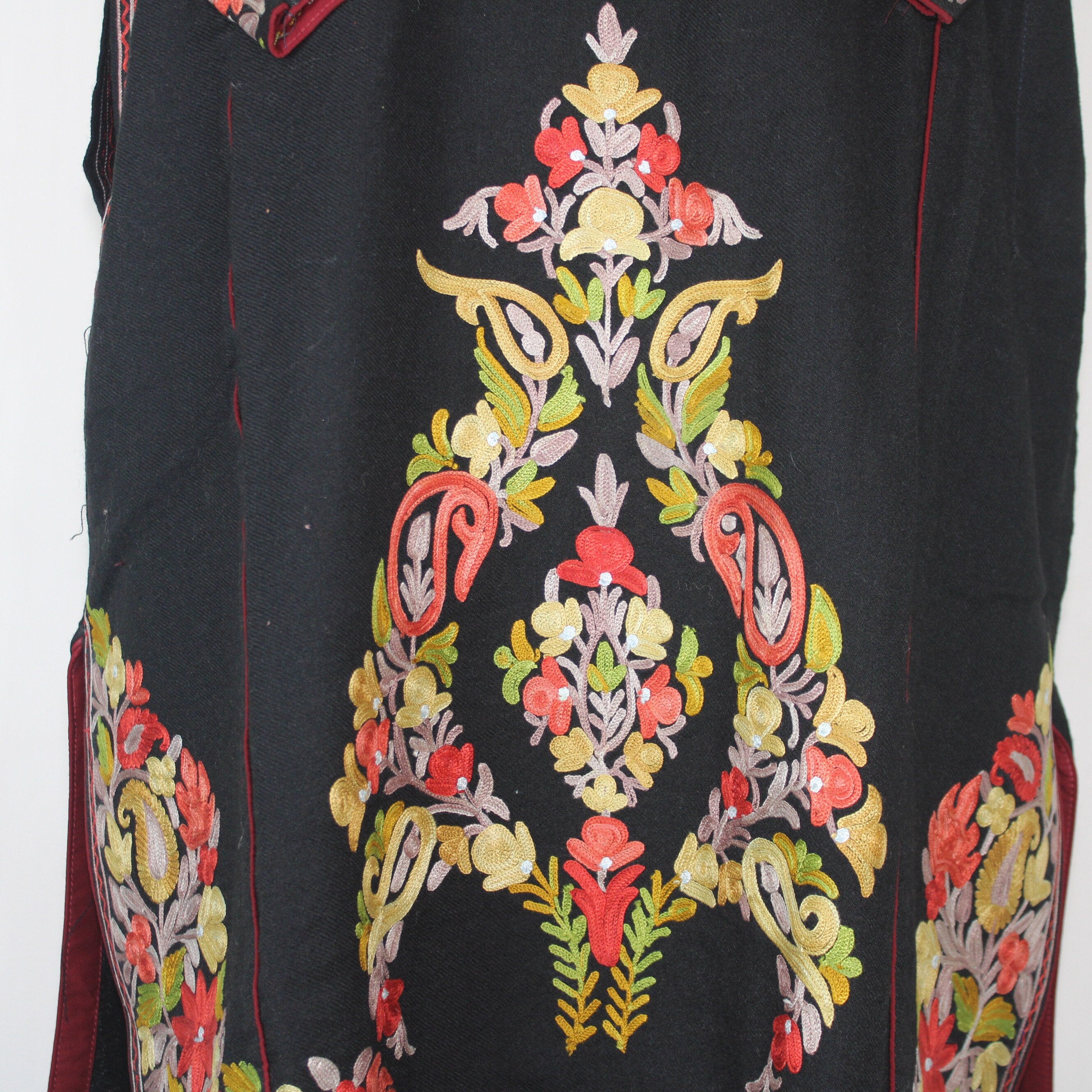 Kashmiri Pheran, Aari Embroidered Pheran, Women Tunics, Indian Kurtis, Ethnic Wear, Indo Western Wear, Traditional Pheran