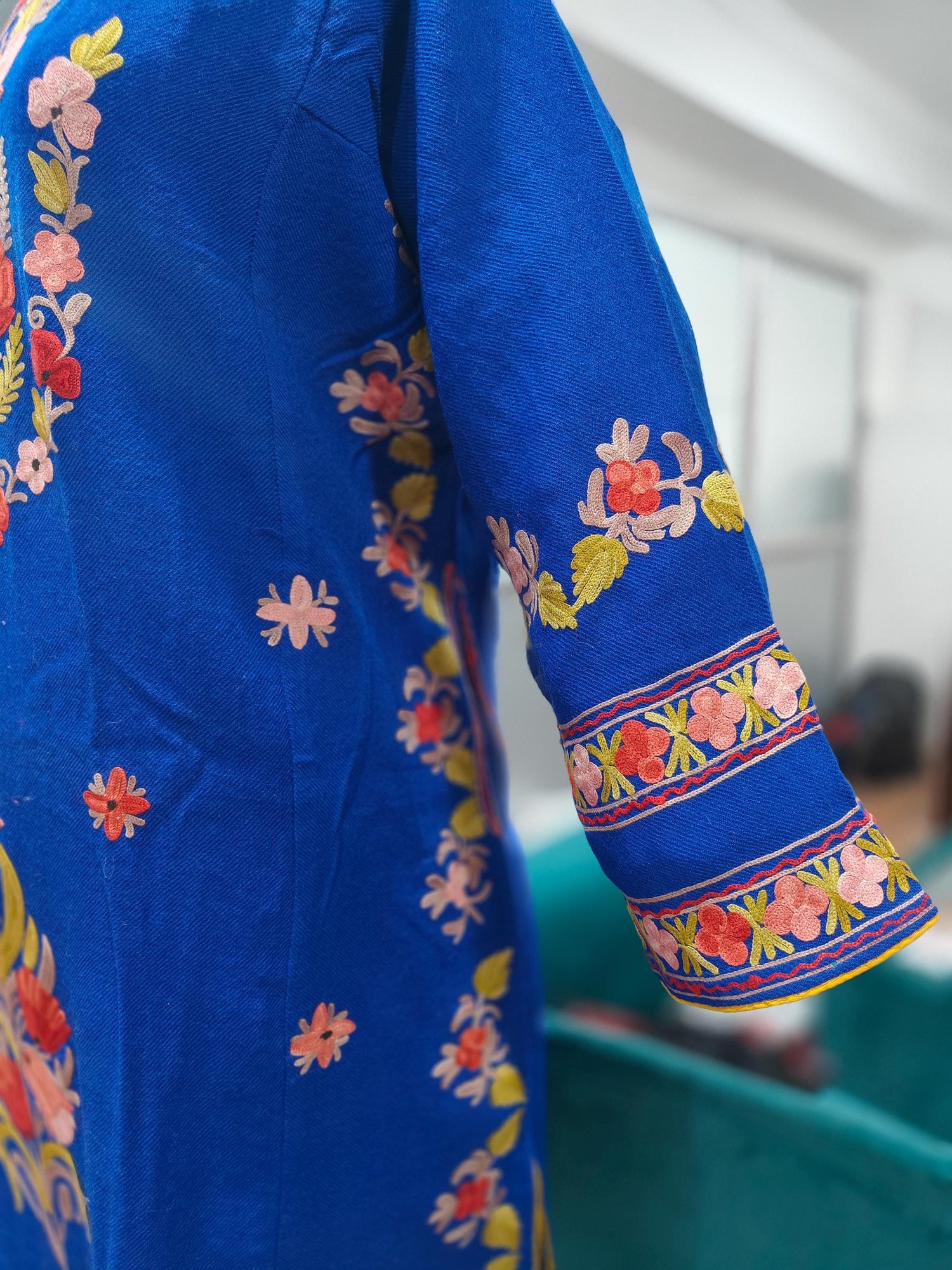 Kashmiri Pheran, Aari Embroidered Pheran, Women Tunics, Indian Kurtis, Ethnic Wear, Indo Western Wear, Traditional Pheran, Woollen Kurti