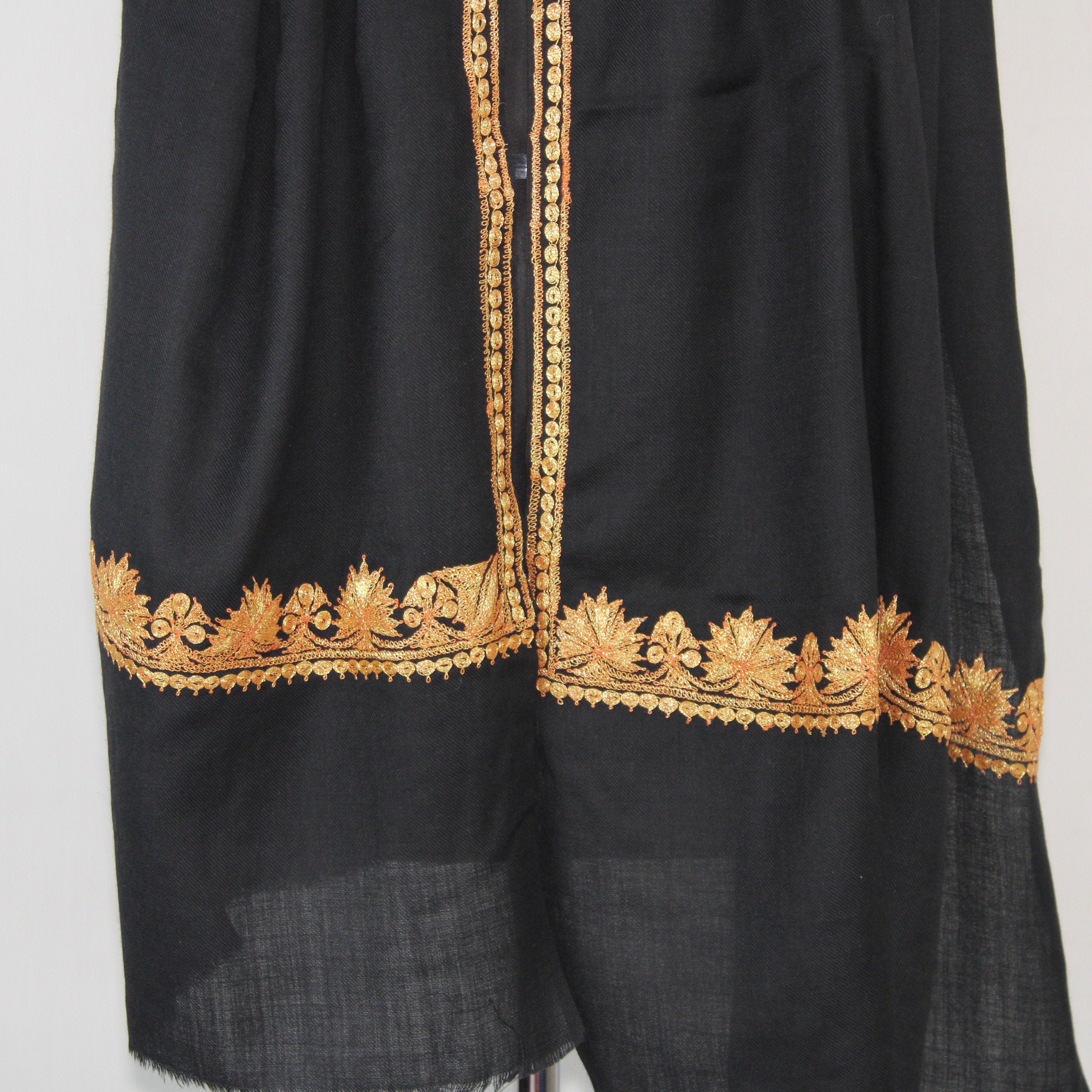 Kashmiri Tilla Embroidery Scarf, Merino Wool Wrap, Winter Scarf, Kashmiri Handmade Shawl/Wrap, Tilla Stole,