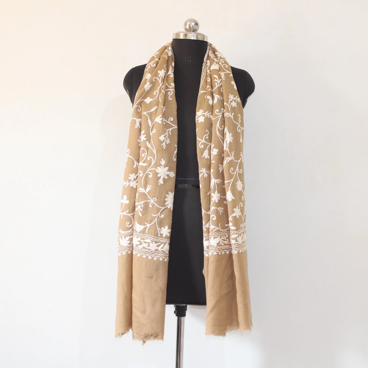 Kashmiri Scarf, Fine Merino Wool Aari Embroidered Stole, Handmade Stole, Premium Stole, Woolen Scarf, Embroidered Wraps, Premium Wraps BATIN