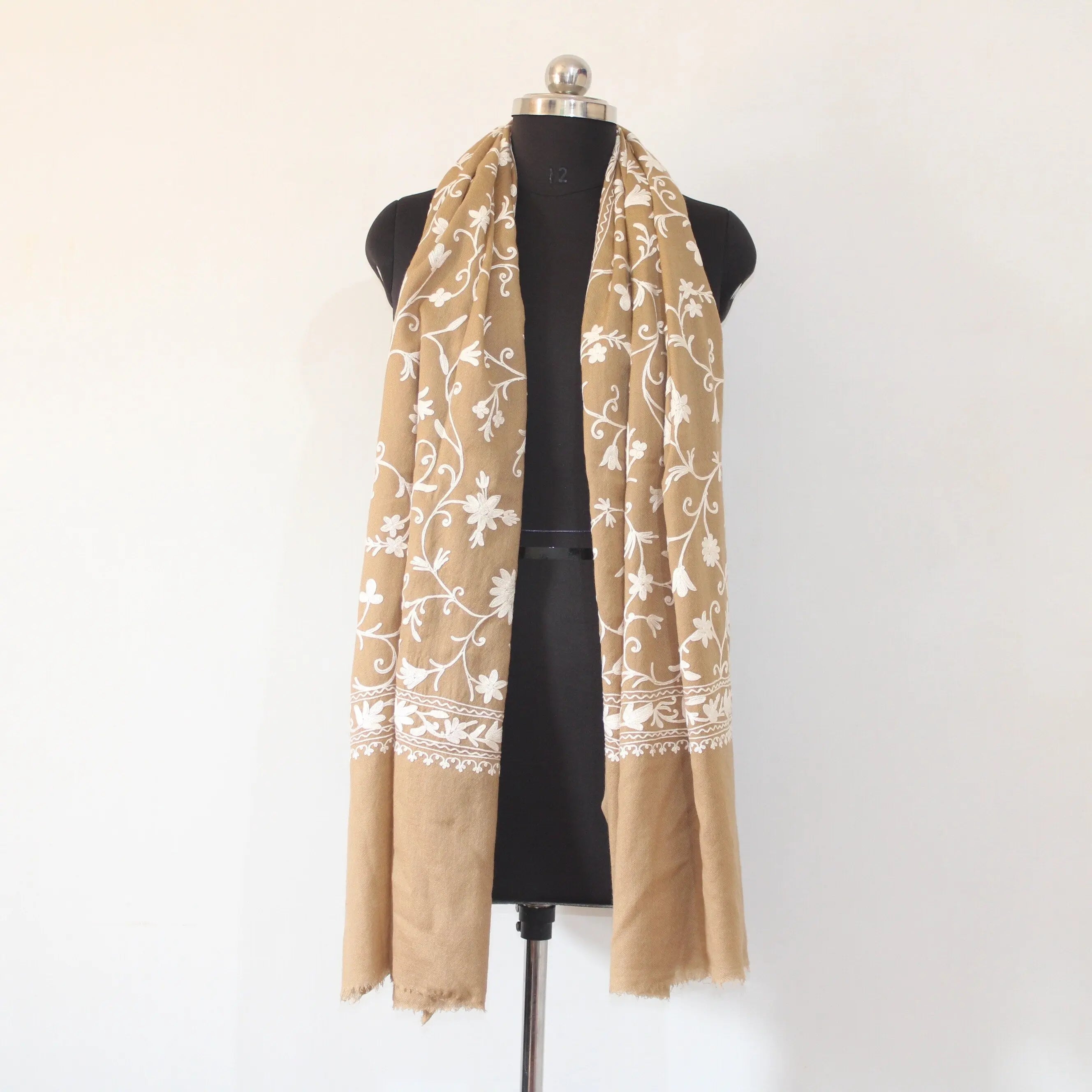 Kashmiri Scarf, Fine Merino Wool Aari Embroidered Stole, Handmade Stole, Premium Stole, Woolen Scarf, Embroidered Wraps, Premium Wraps BATIN
