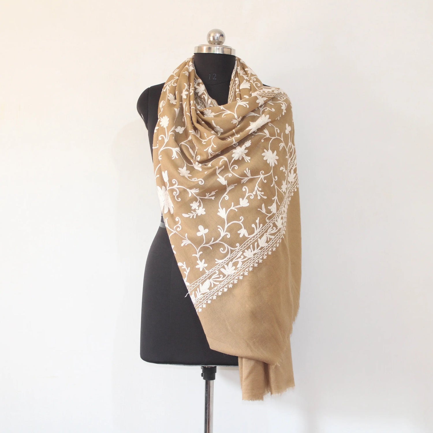 Kashmiri Scarf, Fine Merino Wool Aari Embroidered Stole, Handmade Stole, Premium Stole, Woolen Scarf, Embroidered Wraps, Premium Wraps BATIN