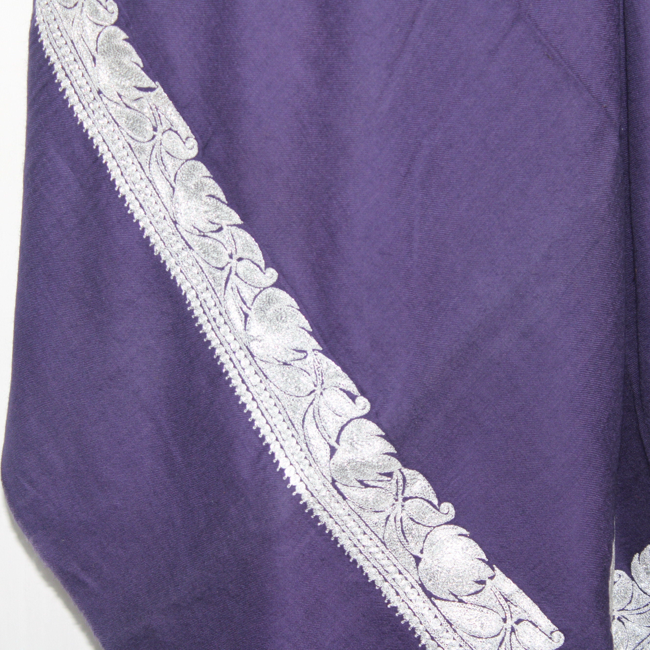 Kashmiri Merino Wool Shawl: Hand-Embroidered Tilla/Zari Design BATIN