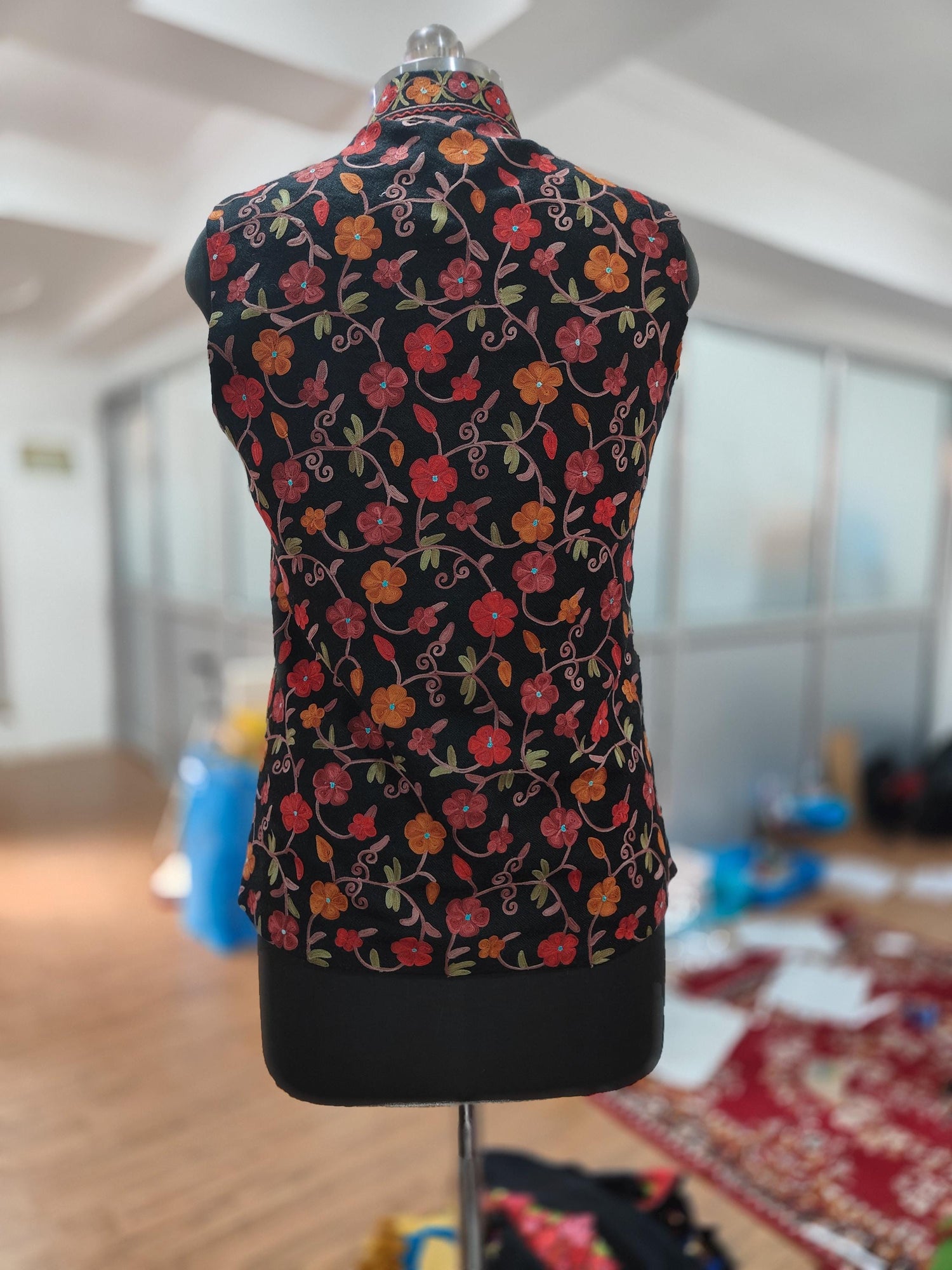 Handmade Kashmiri Floral Embroidered Nehru Jacket: Men&