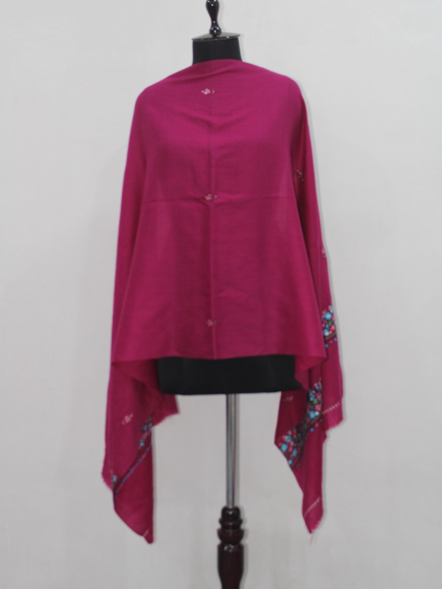 Hand Embroidered Merino Wool Stole: Kashmiri Paper Mache Design - BATIN