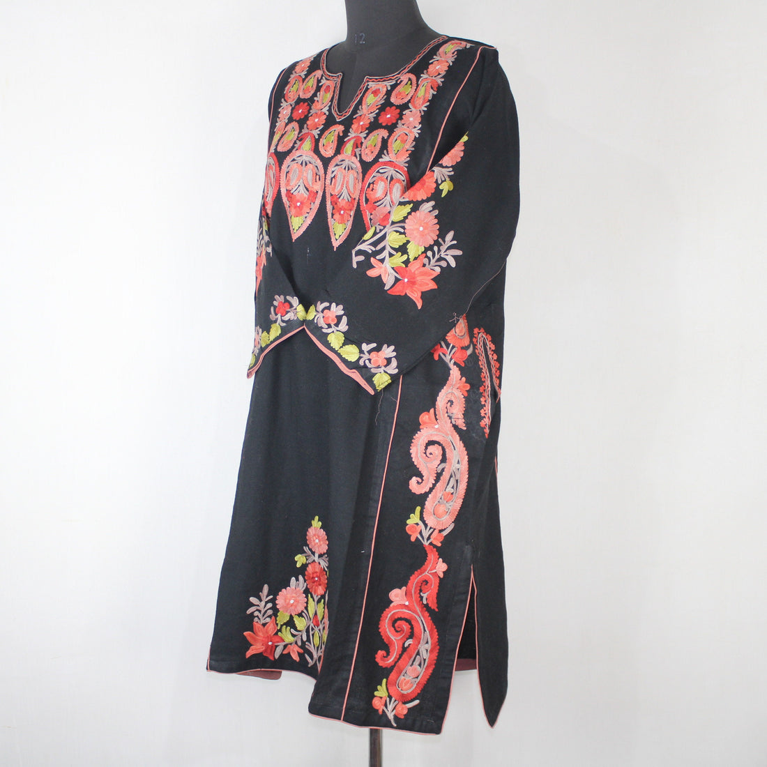 Kashmiri Pheran, Aari Embroidered Pheran, Women Tunics, Indian Kurtis, Ethnic Wear, Indo Western Wear, Traditional Pheran