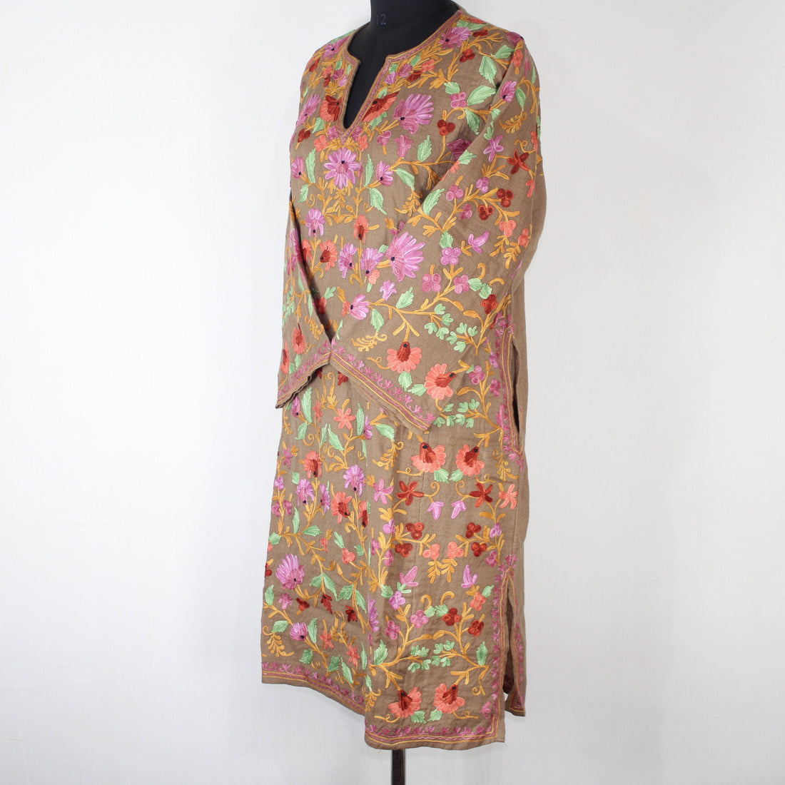 Kashmiri Pheran, Aari Embroidered Pheran, Women Tunics, Indian Kurtis, Ethnic Wear, Indo Western Wear, Traditional Pheran