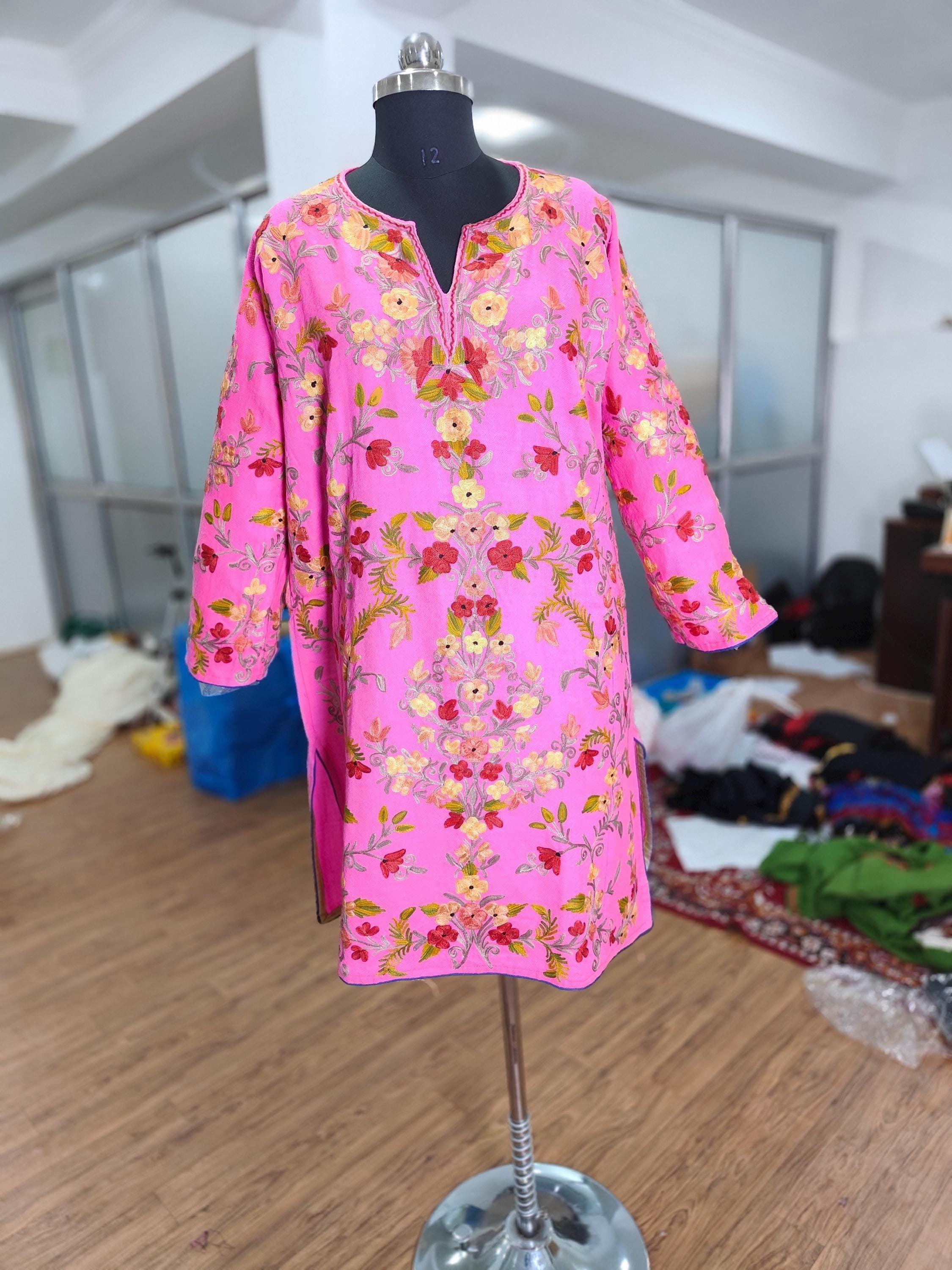 Kashmiri Pheran, Aari Embroidered Pheran, Women Tunics, Indian Kurtis, Ethnic Wear, Indo Western Wear, Traditional Pheran, Woollen Kurti