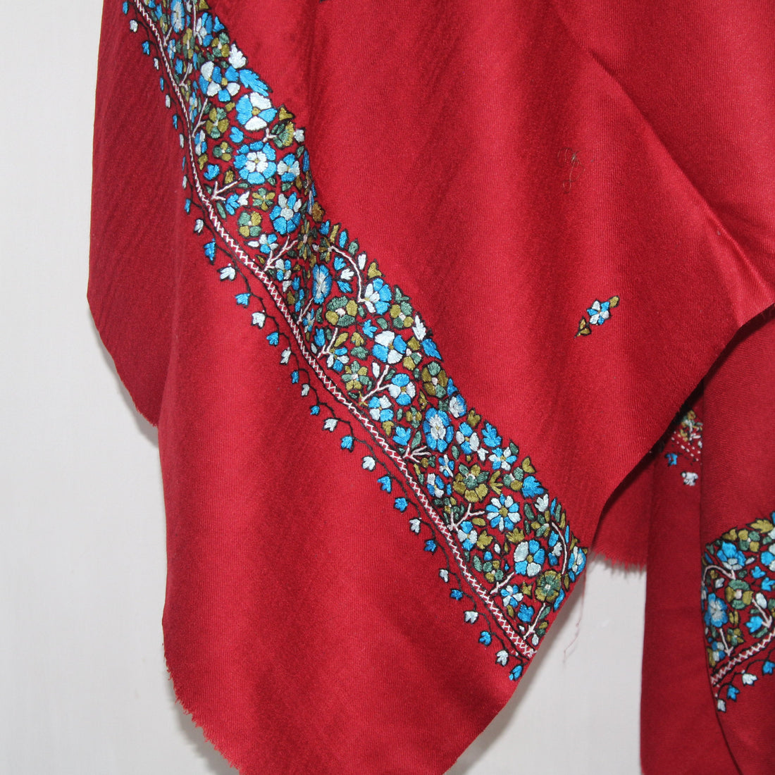 Kashmiri paper mache Embroidery Scarf, woolen Scarf, Kashmiri Handmade Stole/Wrap, handwork stole, maroon Stole, 70cm * 200cm,