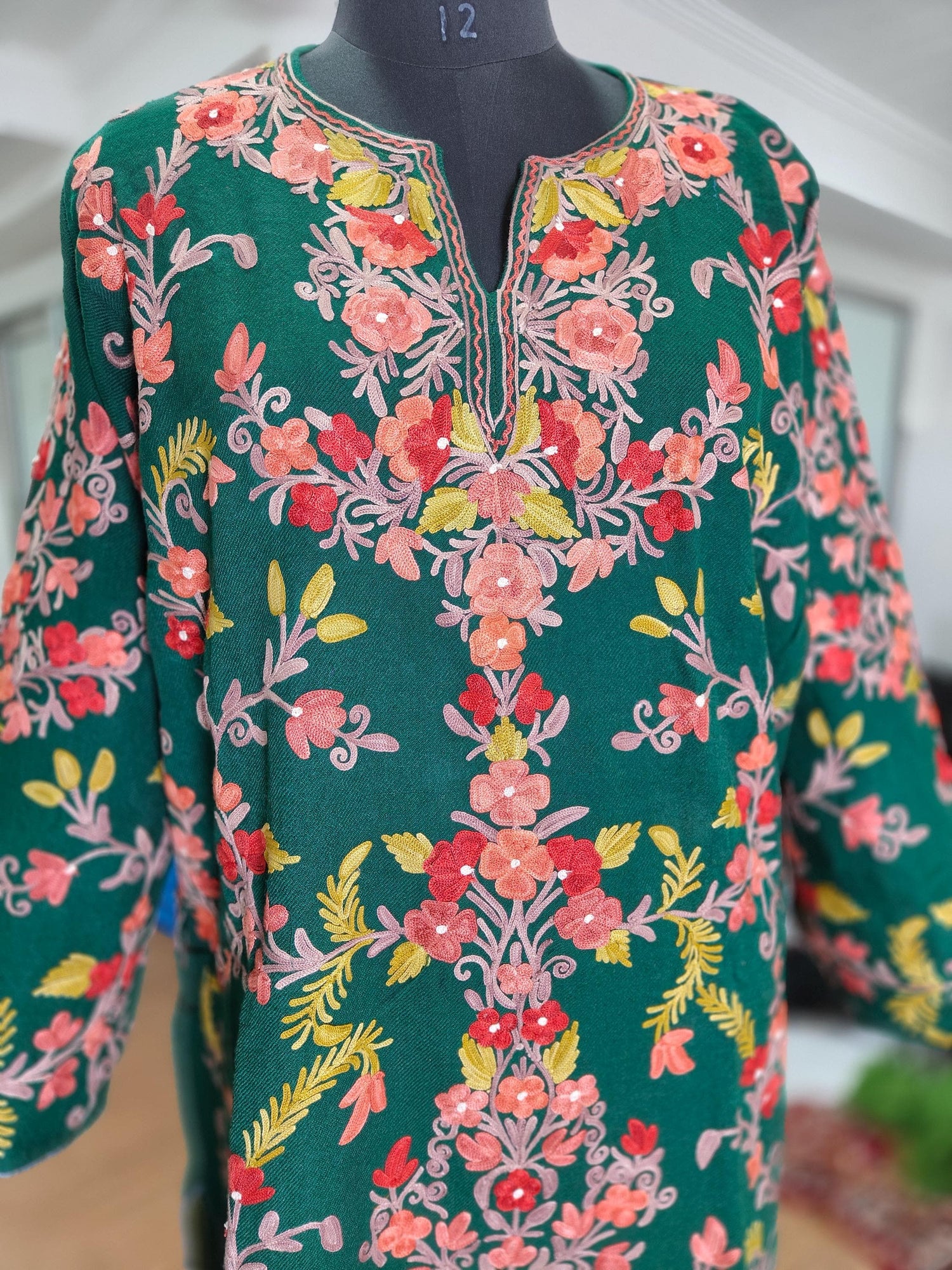 Kashmiri Pheran, Aari Embroidered Pheran, Women Tunics, Indian Kurtis, Ethnic Wear, Indo Western Wear, Traditional Pheran, Woollen Kurti
