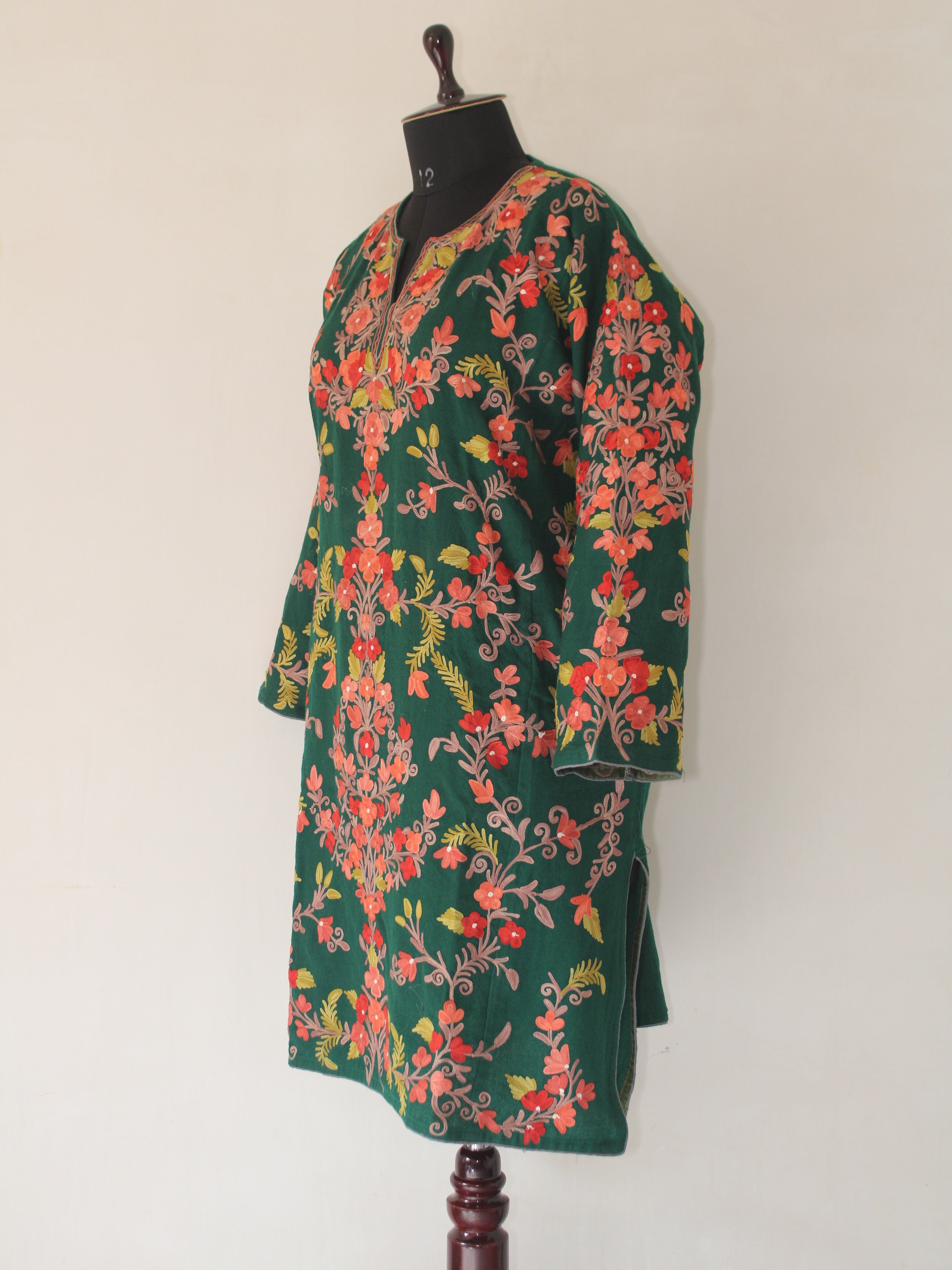 Kashmiri Pheran, Aari Embroidered Pheran, Women Tunics, Indian Kurtis, Ethnic Wear, Indo Western Wear, Traditional Pheran, Woollen Kurti BATIN