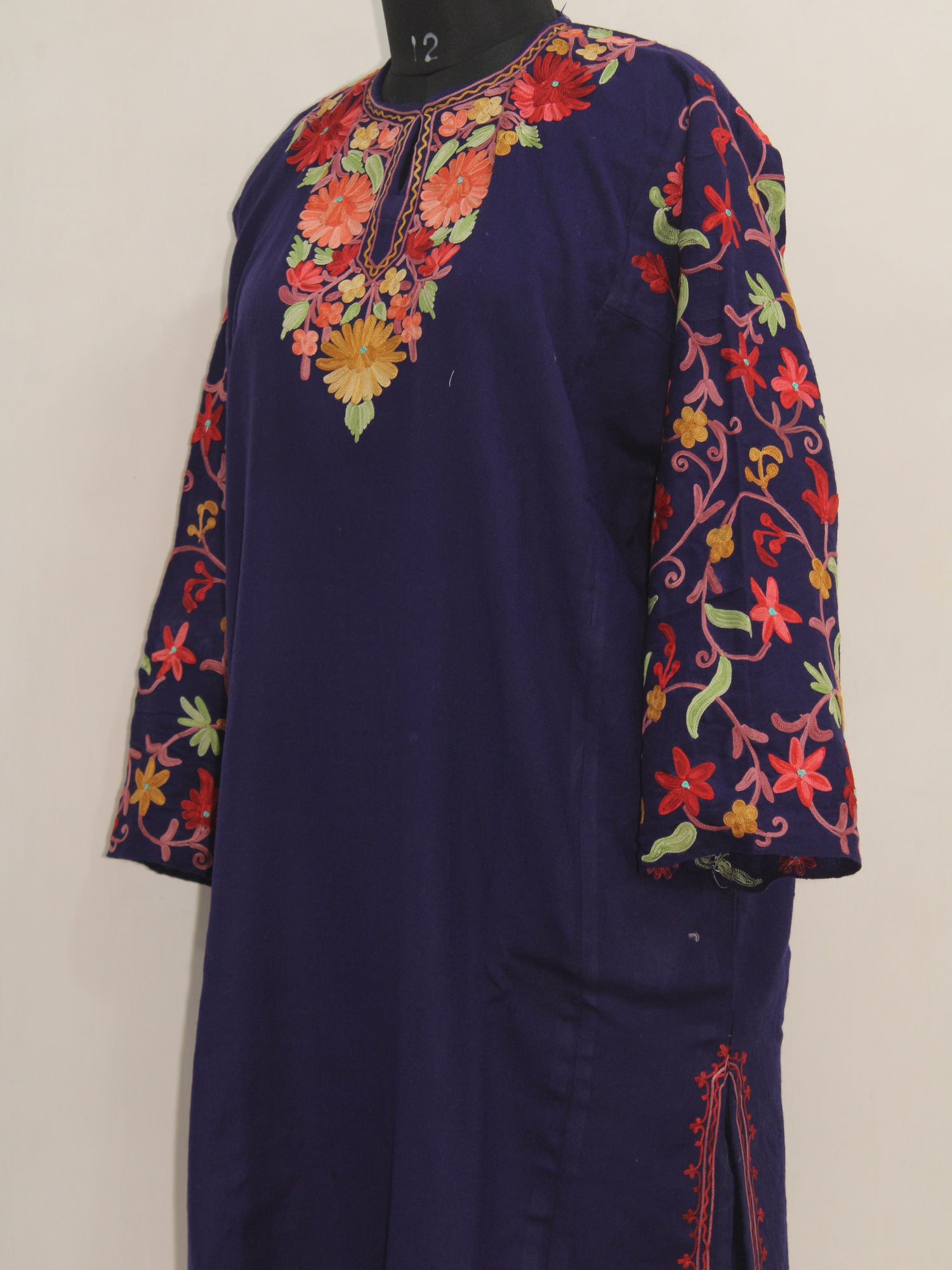 Kashmiri Pheran, Floral Embroidered Woolen Pheran, Women Tunics, Indian Kurtis, Fine Merino Wool 42 Count (Raffal) Poshkar Naaldhar/jaaldhar Pheran