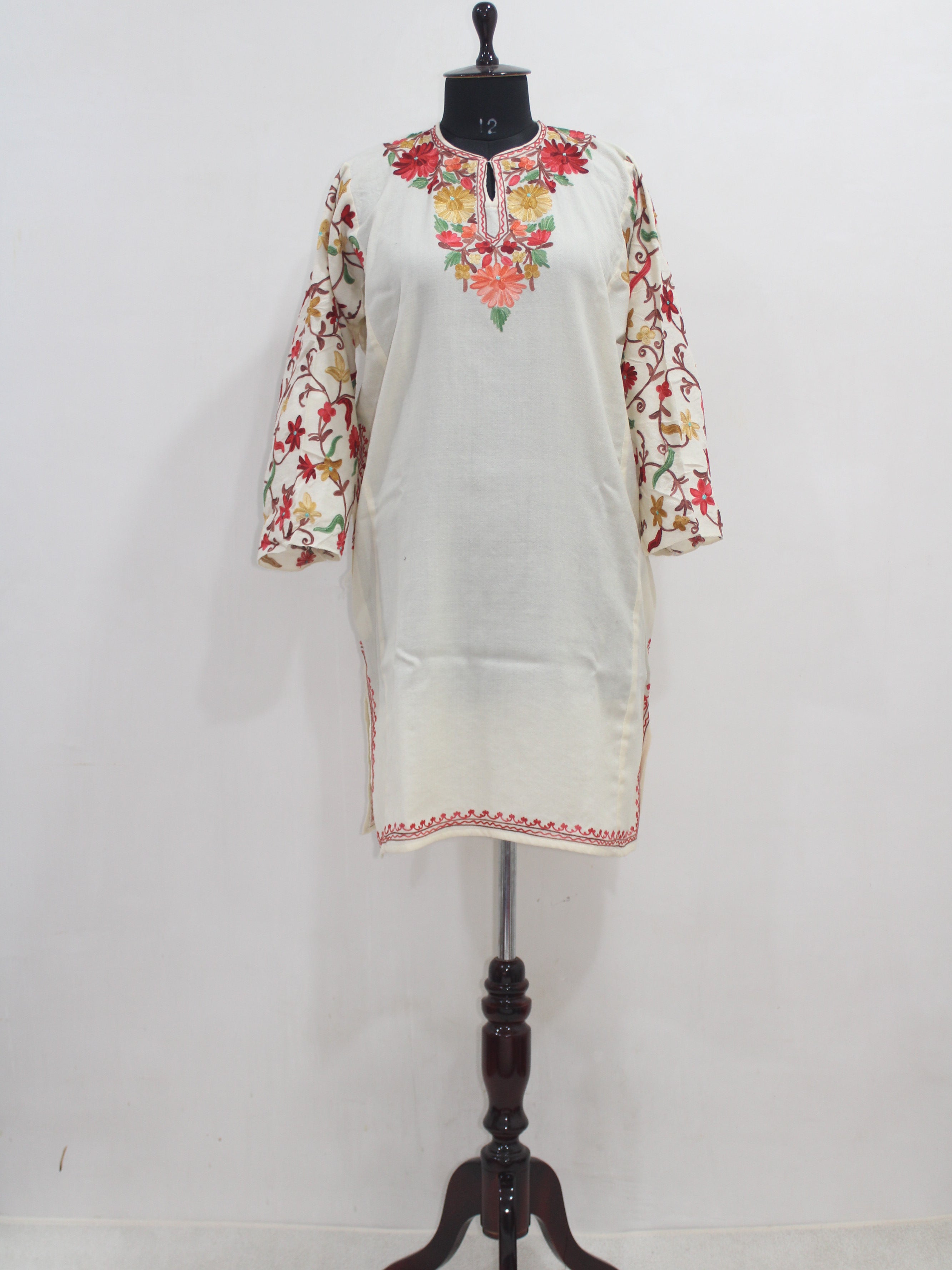 Kashmiri Pheran, Floral Embroidered Woolen Pheran, Women Tunics, Indian Kurtis, Fine Merino Wool 42 Count (Raffal) Poshkar Naaldhar/jaaldhar Pheran