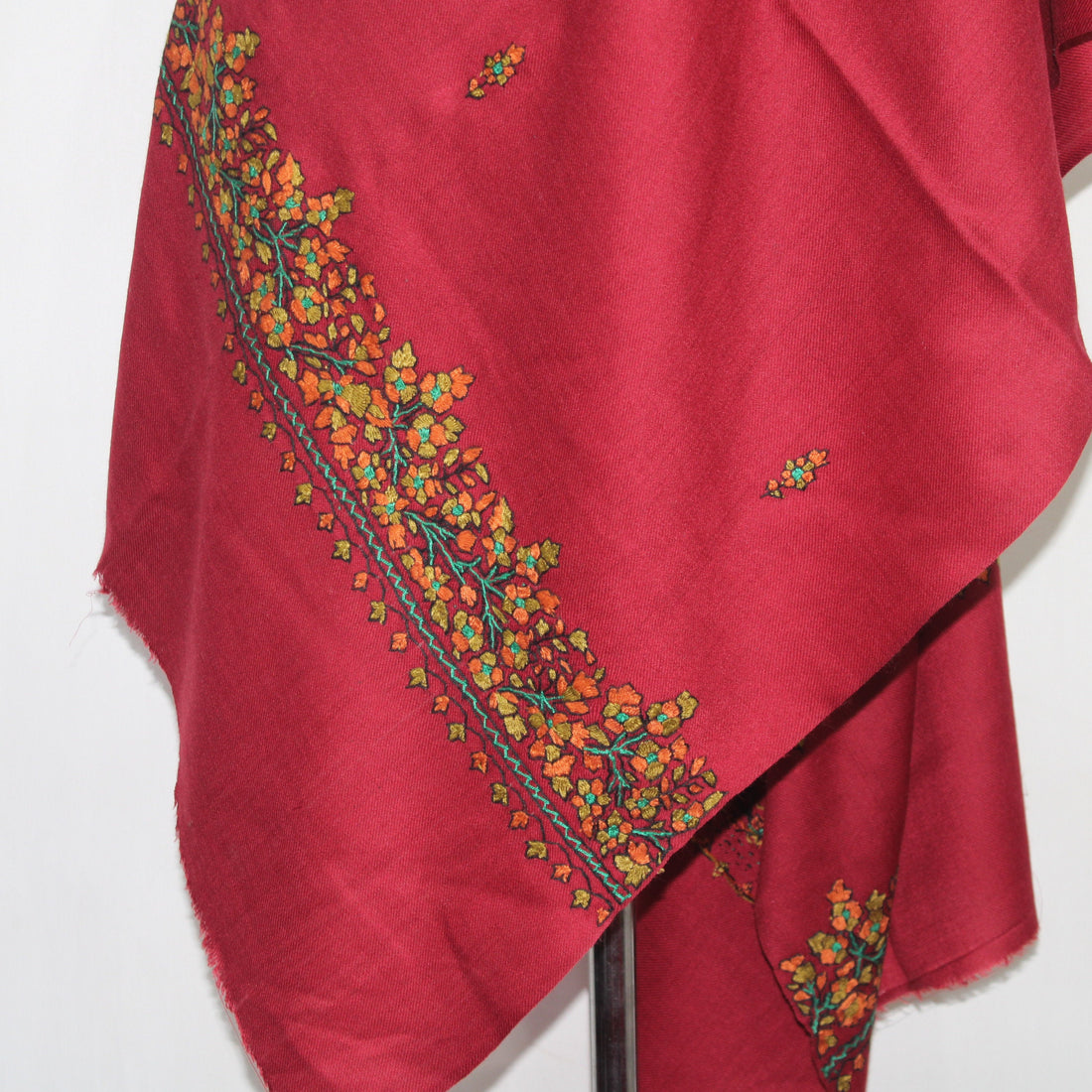 Kashmiri paper mache Embroidery Scarf, woolen Scarf, Kashmiri Handmade Stole/Wrap, handwork stole, maroon Stole, 70cm * 200cm,
