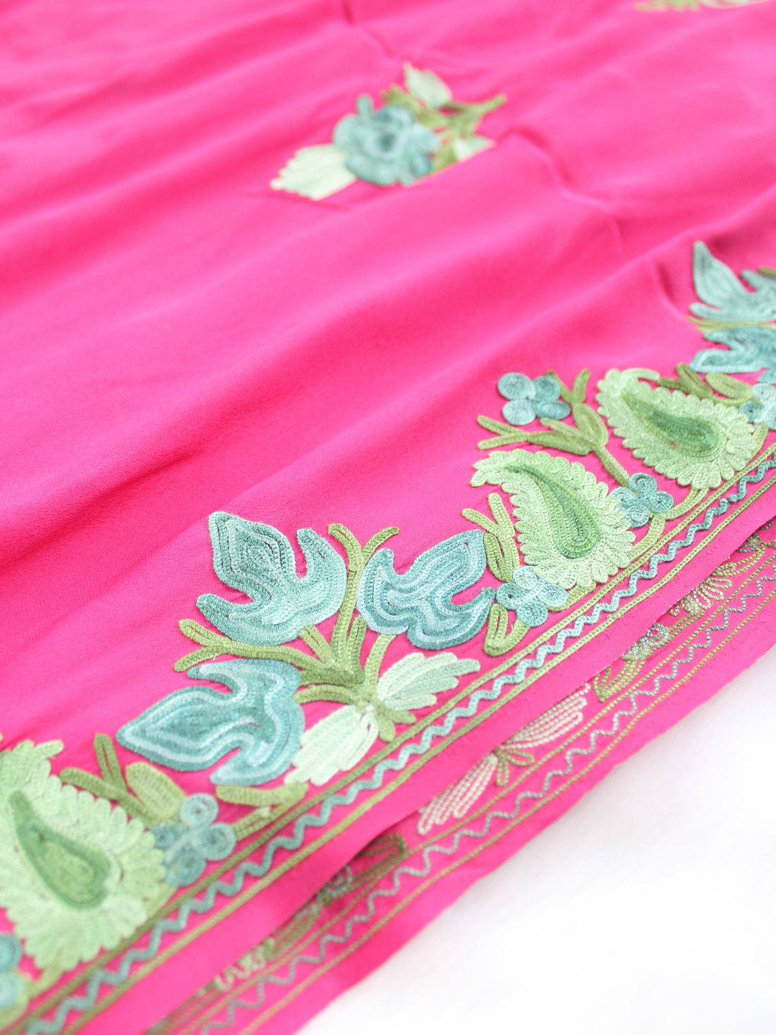 Kashmiri Embroidered Saree, Crepe Saree With Blouse, Kashmiri Sari , Indian Saree For Womens, Aariwork Saree