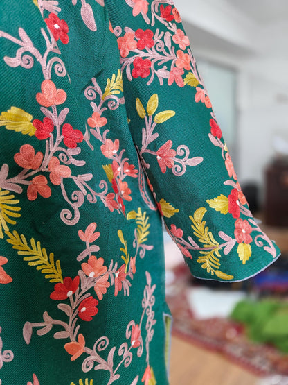 Kashmiri Pheran, Aari Embroidered Pheran, Women Tunics, Indian Kurtis, Ethnic Wear, Indo Western Wear, Traditional Pheran, Woollen Kurti