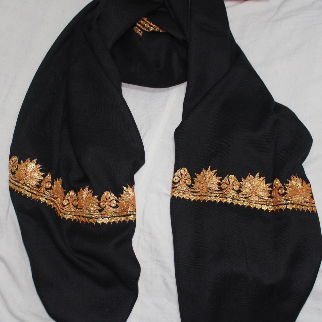 Kashmiri Tilla Embroidery Scarf, Merino Wool Wrap, Winter Scarf, Kashmiri Handmade Shawl/Wrap, Tilla Stole,