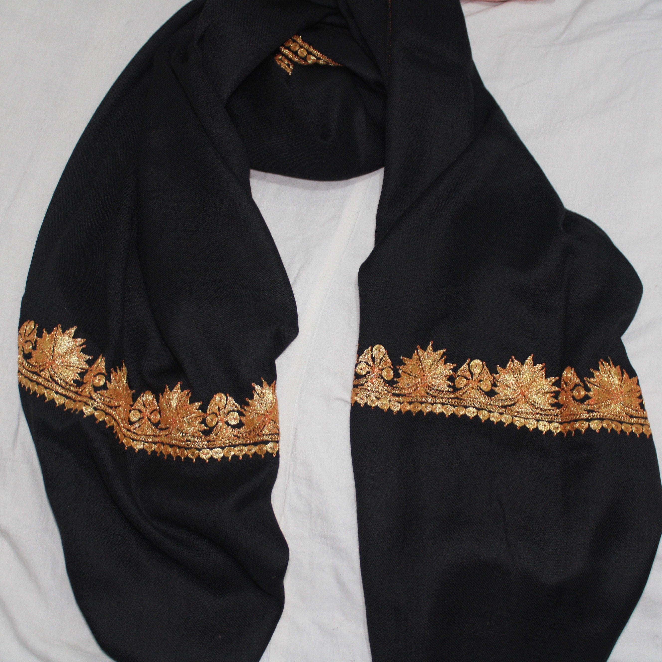Kashmiri Tilla Embroidery Scarf, Merino Wool Wrap, Winter Scarf, Kashmiri Handmade Shawl/Wrap, Tilla Stole,