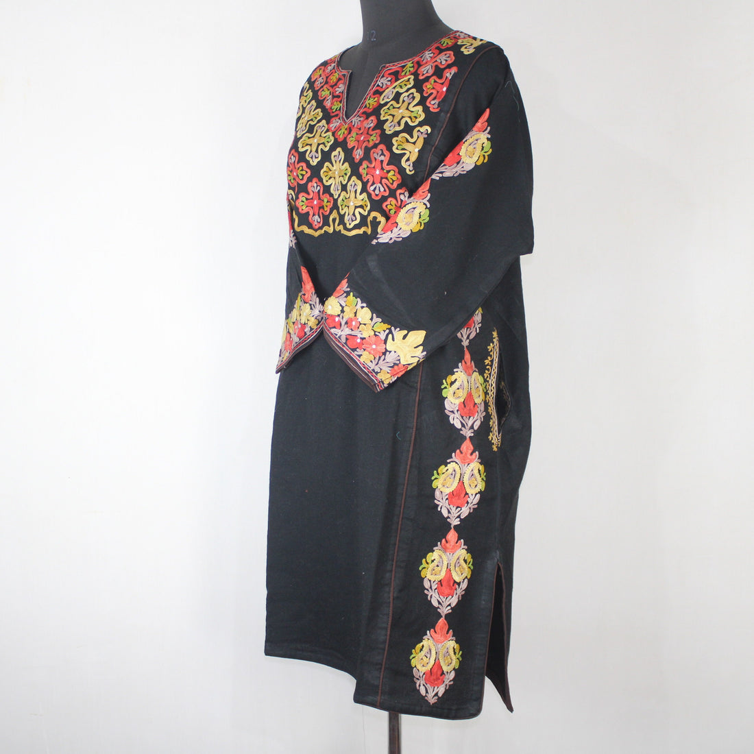 Kashmiri Pheran, Aari Embroidered Pheran, Women Tunics, Indian Kurtis, Ethnic Wear, Indo Western Wear, Traditional Pheran