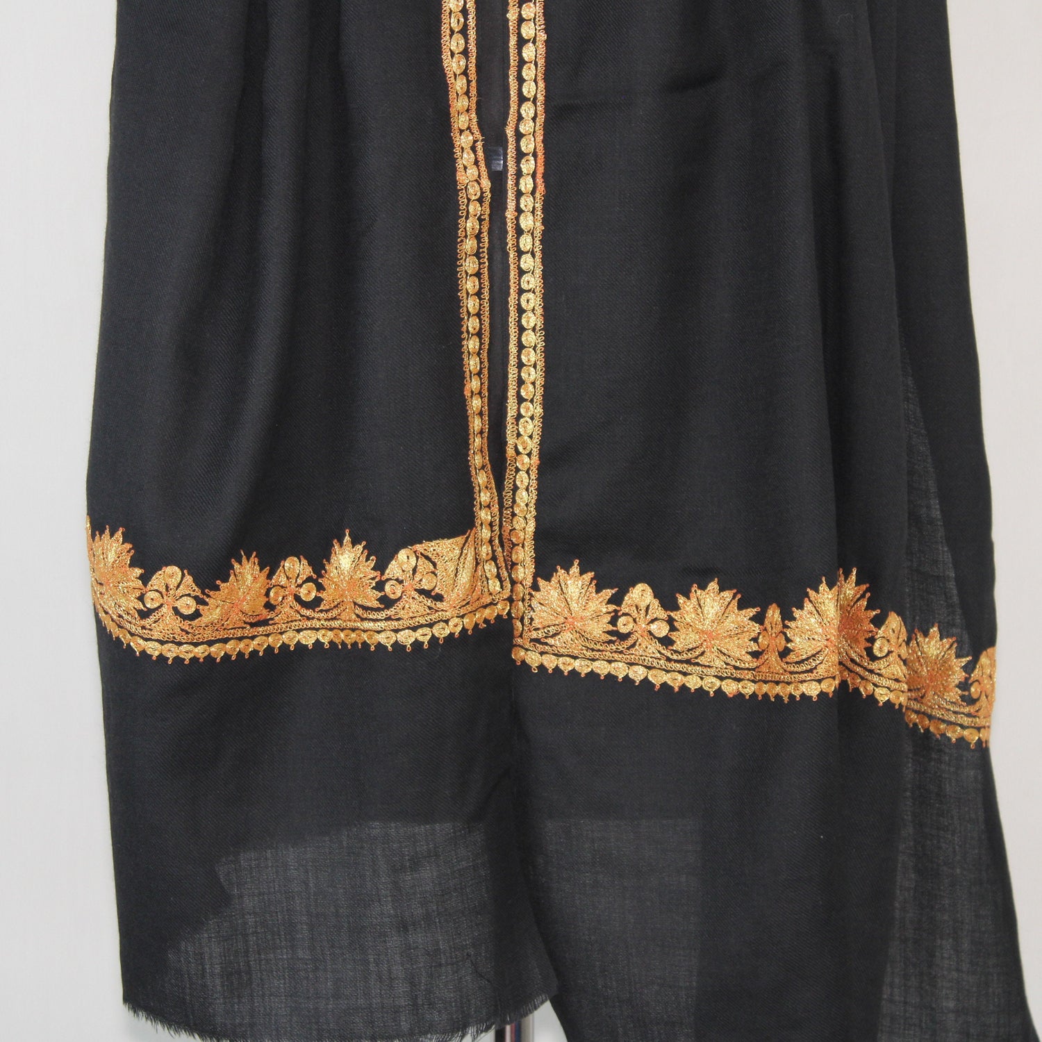 Kashmiri Tilla Embroidery Scarf, Merino Wool Wrap, Winter Scarf, Kashmiri Handmade Shawl/Wrap, Tilla Stole,