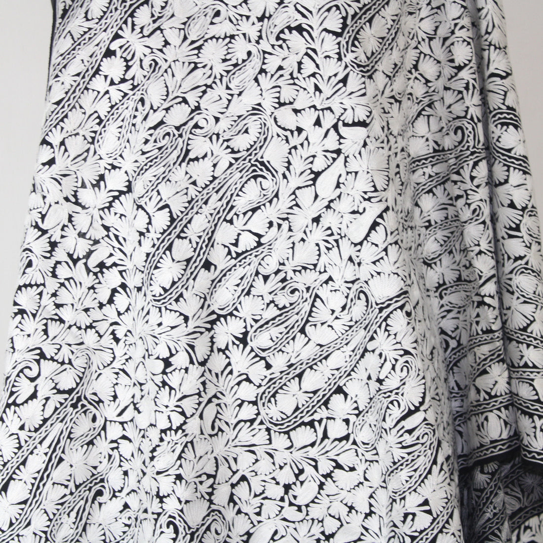 Kashmiri Stole, Fine Merino Wool Aari Embroidered Kashmiri Stole, Handmade Stole, Woolen Scarf, Embroidered Wraps, Black Scarf,