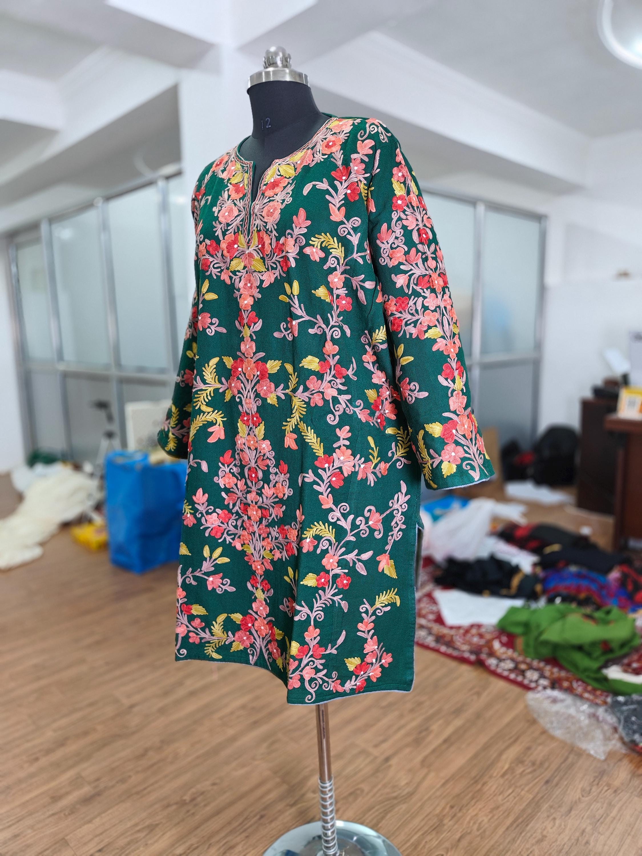Kashmiri Pheran, Aari Embroidered Pheran, Women Tunics, Indian Kurtis, Ethnic Wear, Indo Western Wear, Traditional Pheran, Woollen Kurti