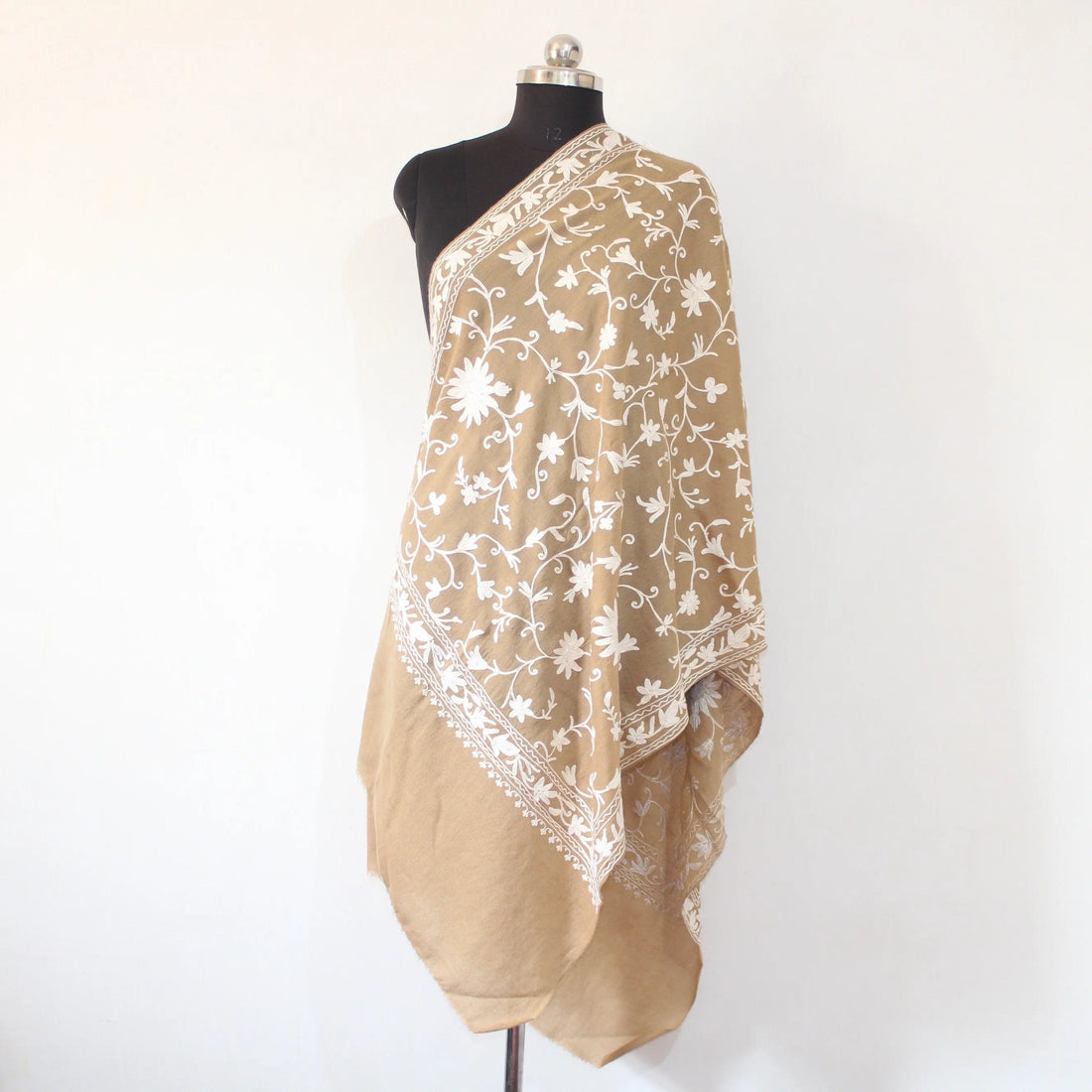 Kashmiri Scarf, Fine Merino Wool Aari Embroidered Stole, Handmade Stole, Premium Stole, Woolen Scarf, Embroidered Wraps, Premium Wraps BATIN